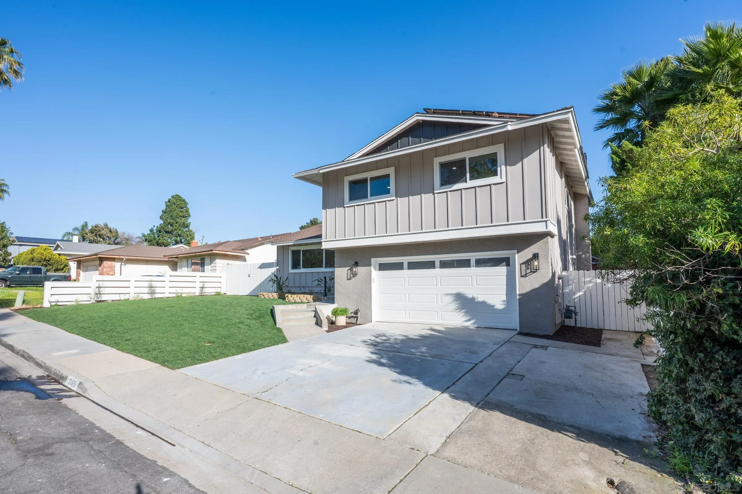 https://cdn.realtyfeed.com/cdn/127/260003103/b7cbd511b7b966b21f4abb74f7099fb9.webp