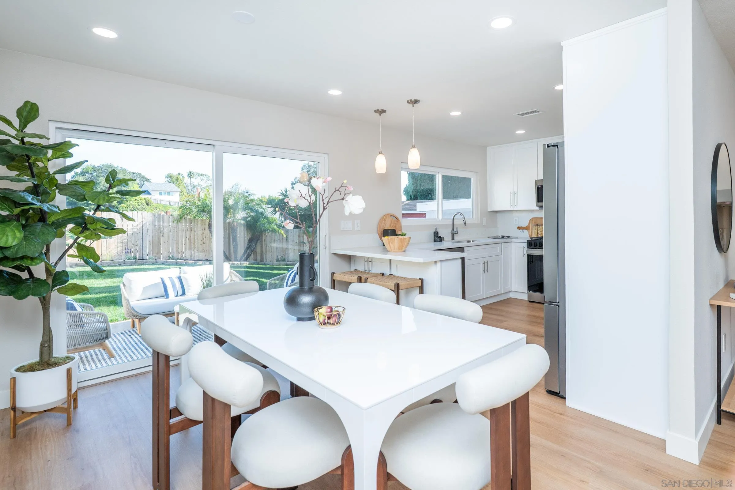 https://cdn.realtyfeed.com/cdn/127/260003103/cb73197ff51e48f406da629a0101463d.webp