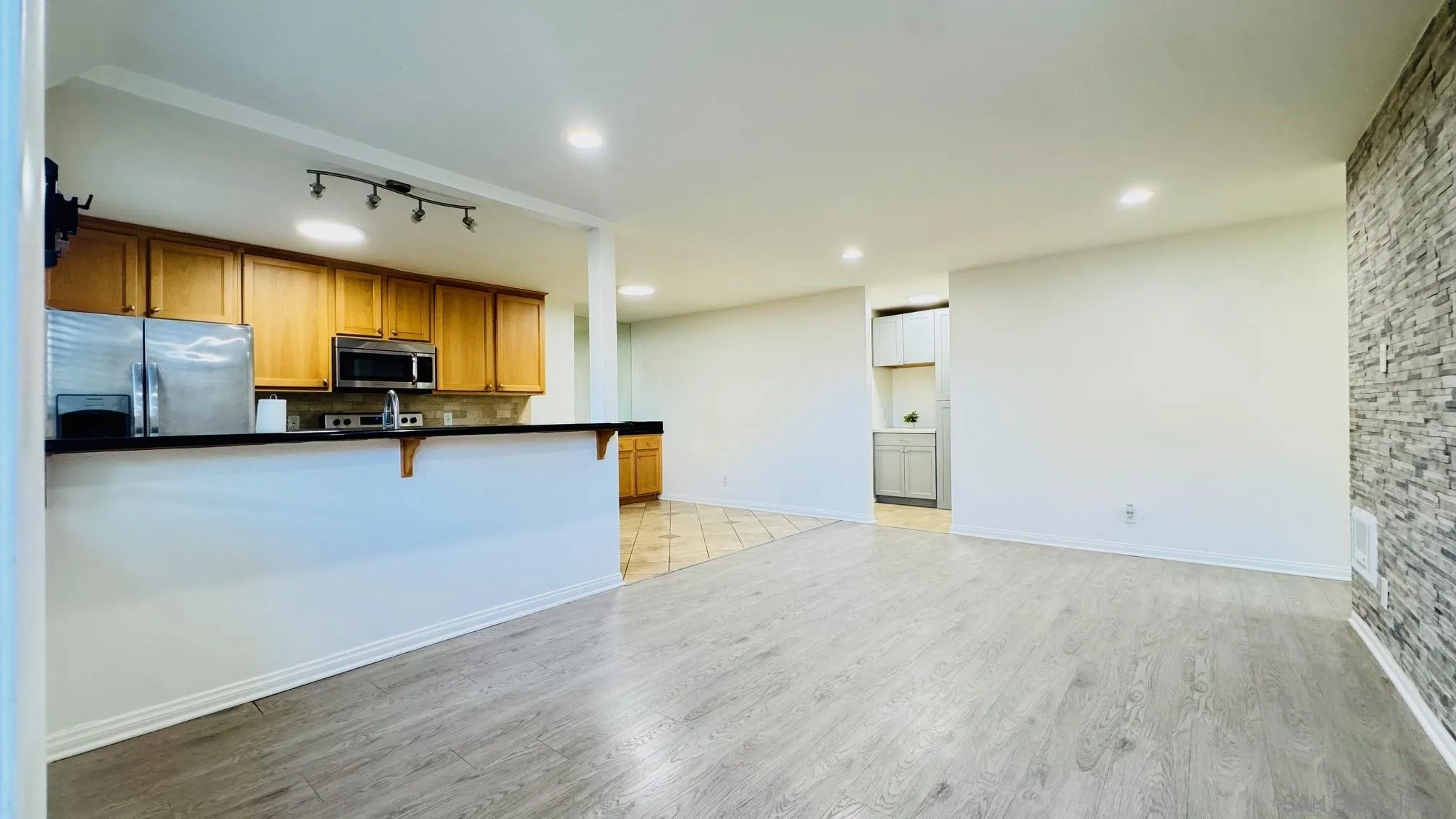 https://cdn.realtyfeed.com/cdn/127/260003106/05c544ab00bc206b141b1305c9f3cbd8.webp