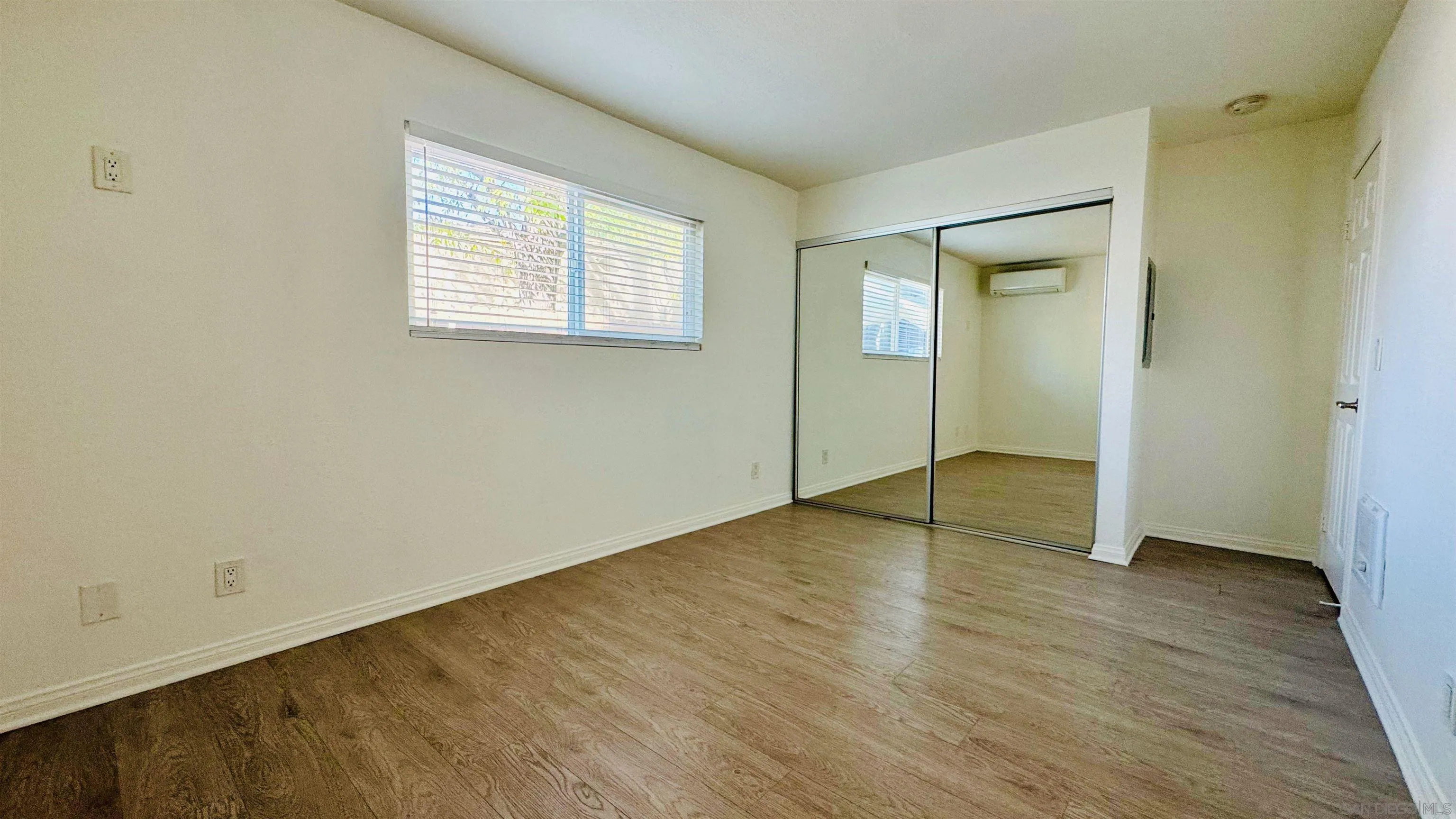 https://cdn.realtyfeed.com/cdn/127/260003106/68adad0f0da701ff9312f020f192fd35.webp
