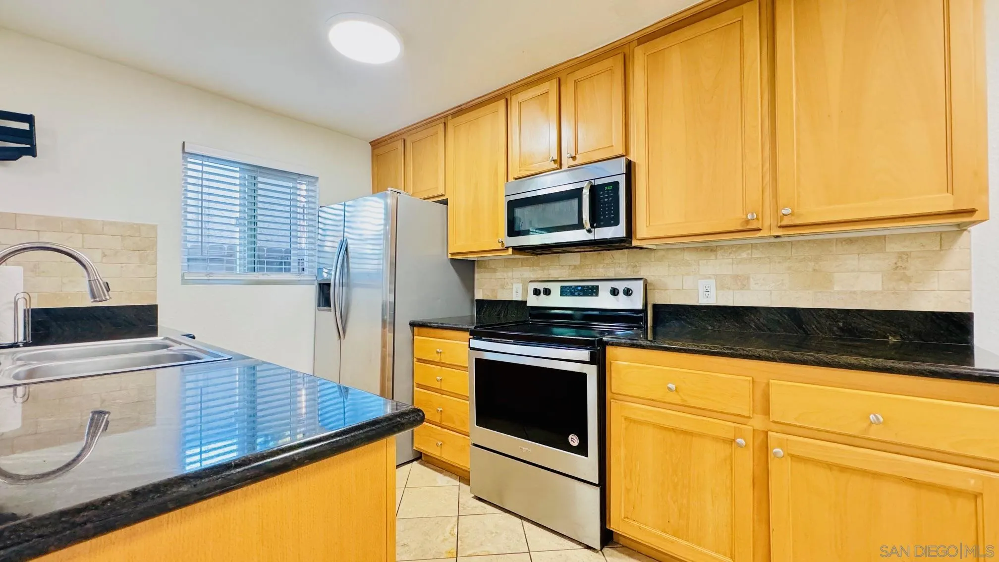 https://cdn.realtyfeed.com/cdn/127/260003106/8c66c407cbec46e5359c06fb02228a3f.webp