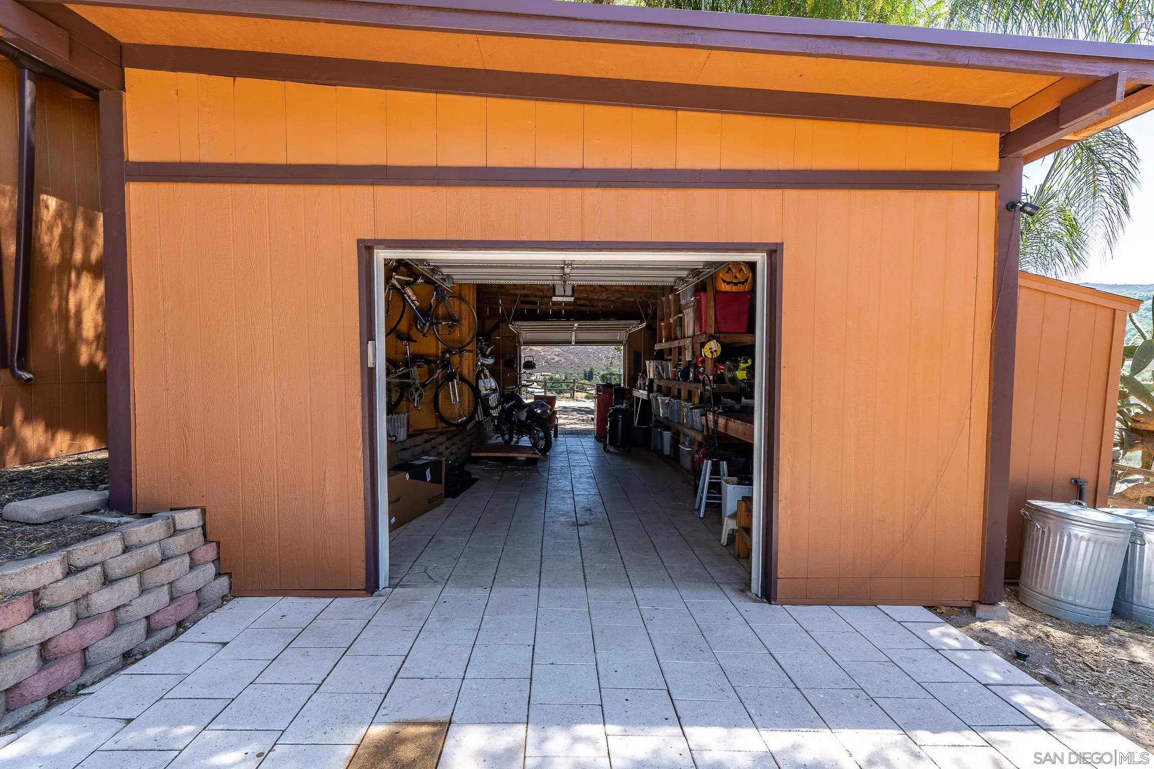 https://cdn.realtyfeed.com/cdn/127/260003112/355a2fd7810fe0d1526a552941b64184.webp