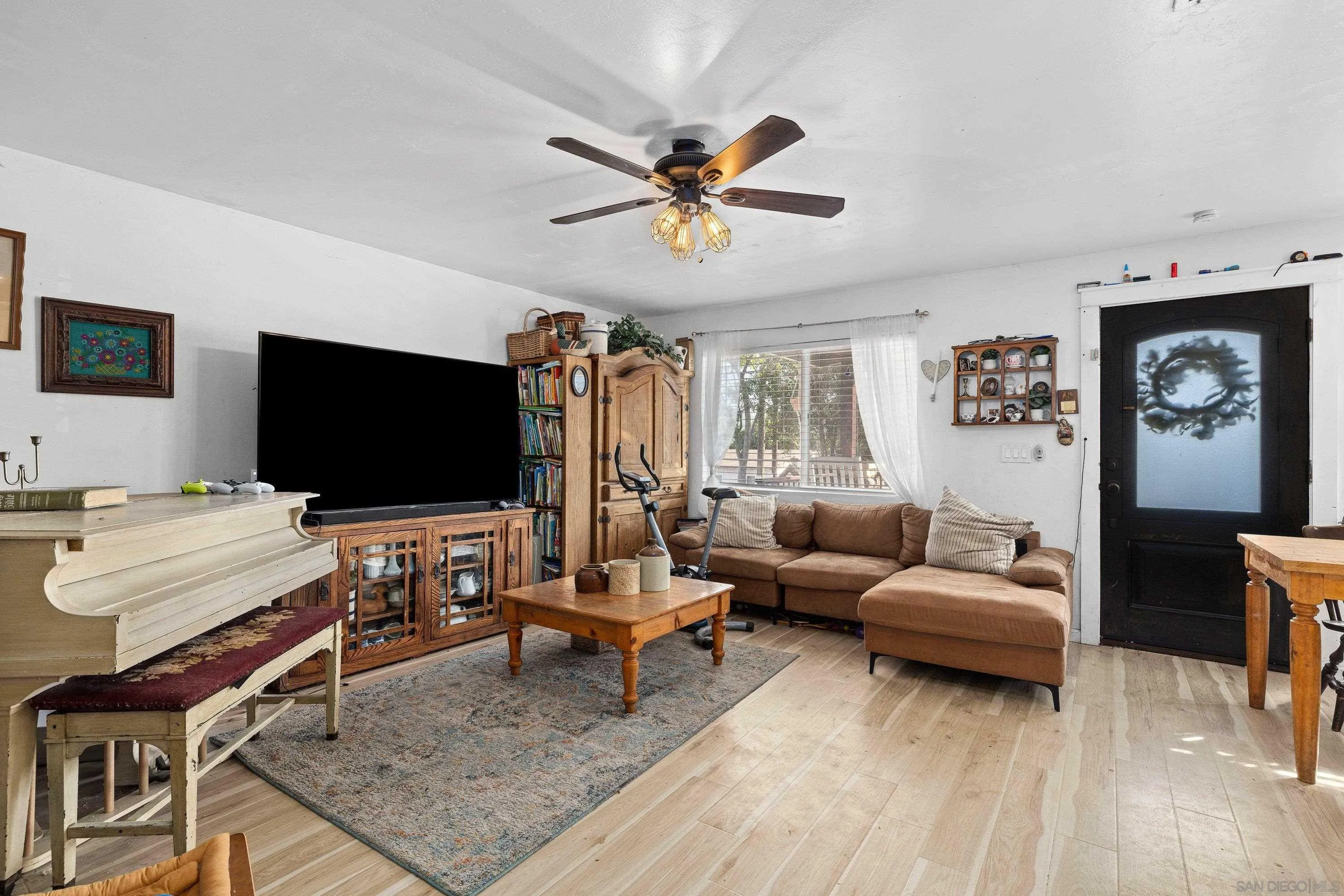 https://cdn.realtyfeed.com/cdn/127/260003119/2e3dbab61596b0533f28960e82284d83.webp