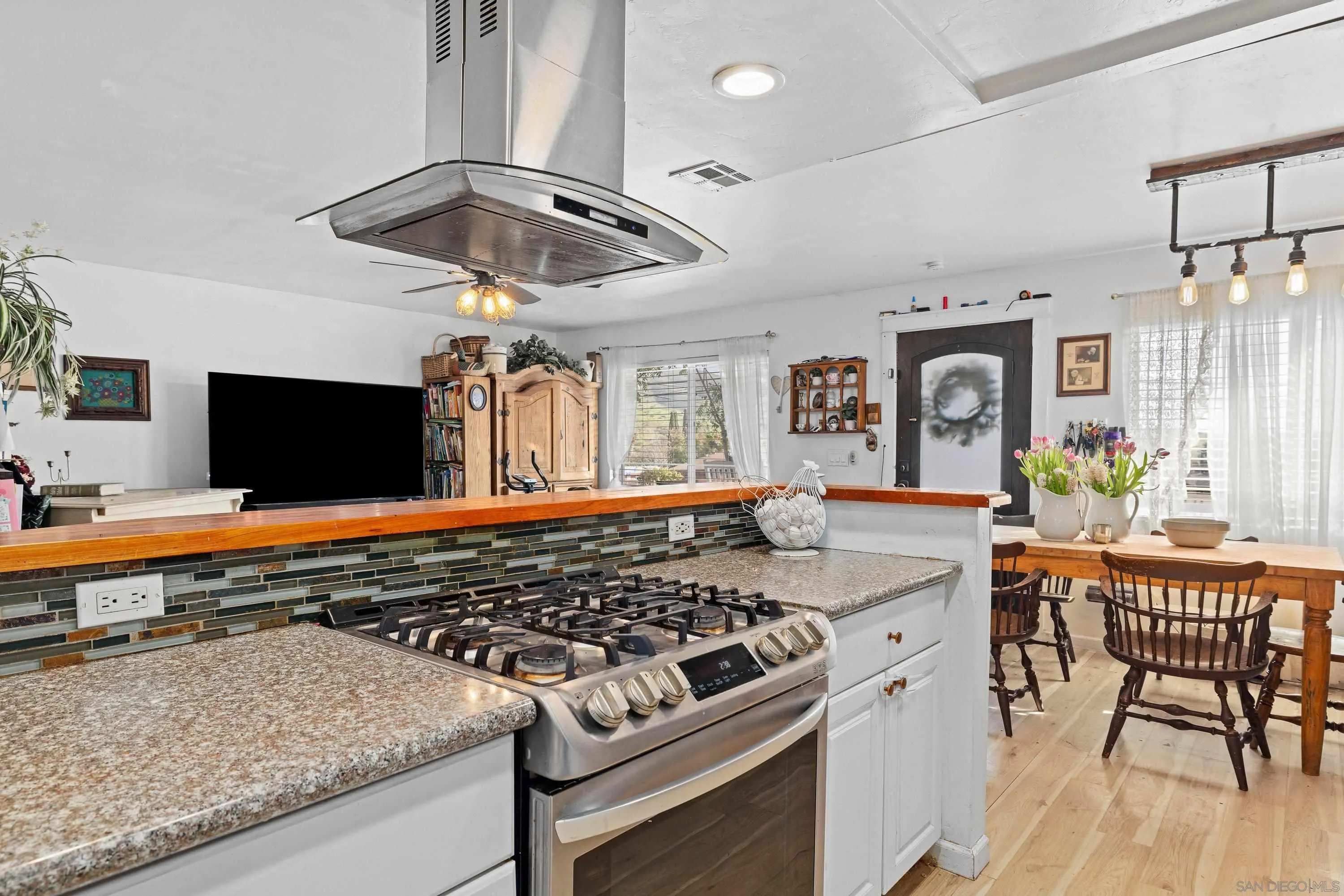 https://cdn.realtyfeed.com/cdn/127/260003119/7ea9e3194a90565fbc6c7e6675041aff.webp