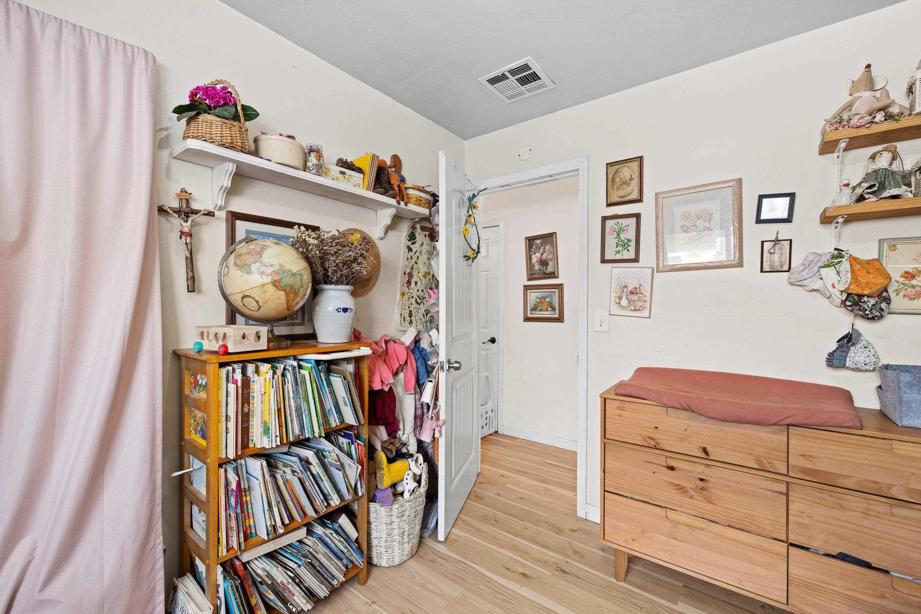https://cdn.realtyfeed.com/cdn/127/260003119/ca2de277f298e7feeb251a1d7ad634a1.webp