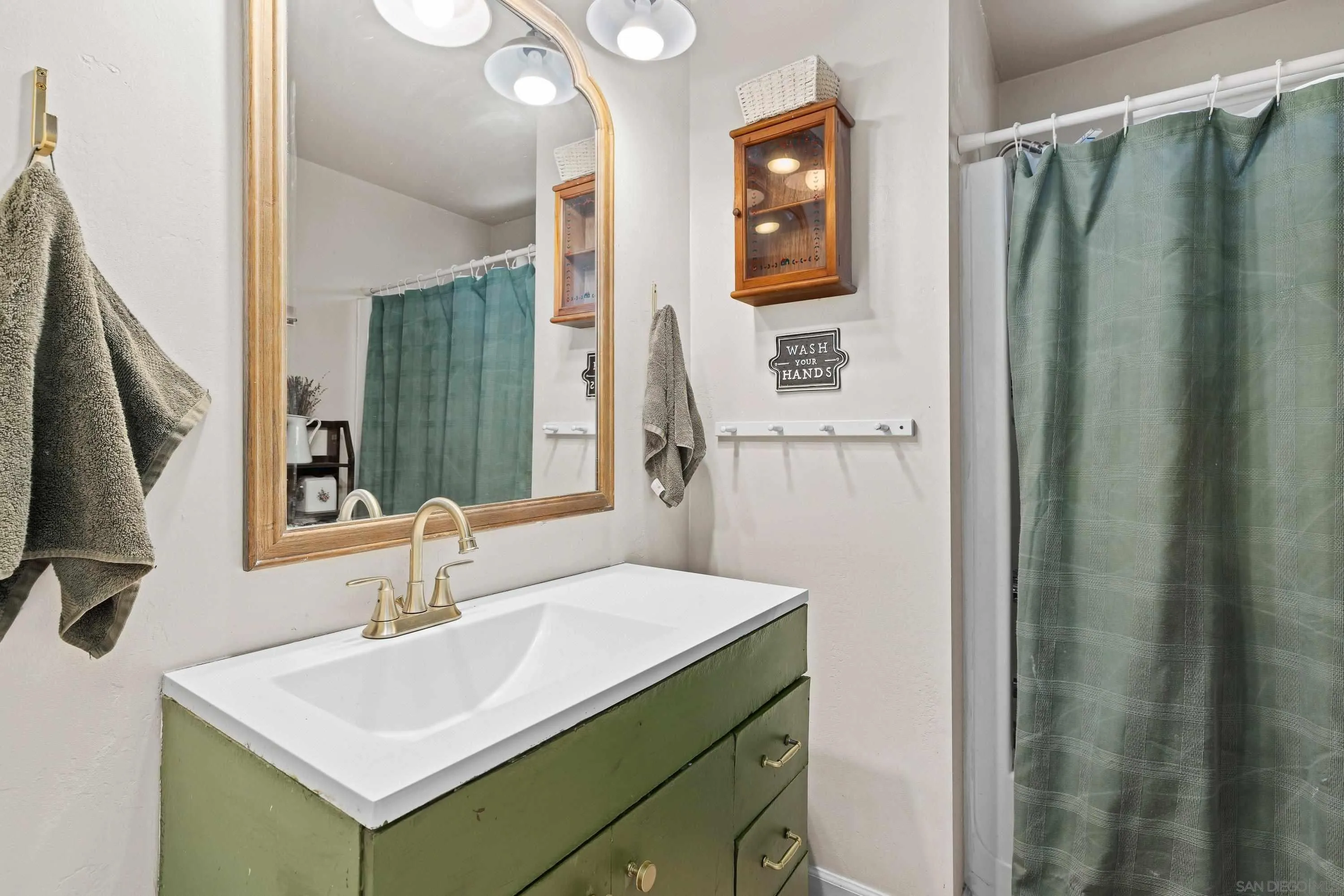 https://cdn.realtyfeed.com/cdn/127/260003119/df879e8bf5c23fb2c030929b816a5e54.webp