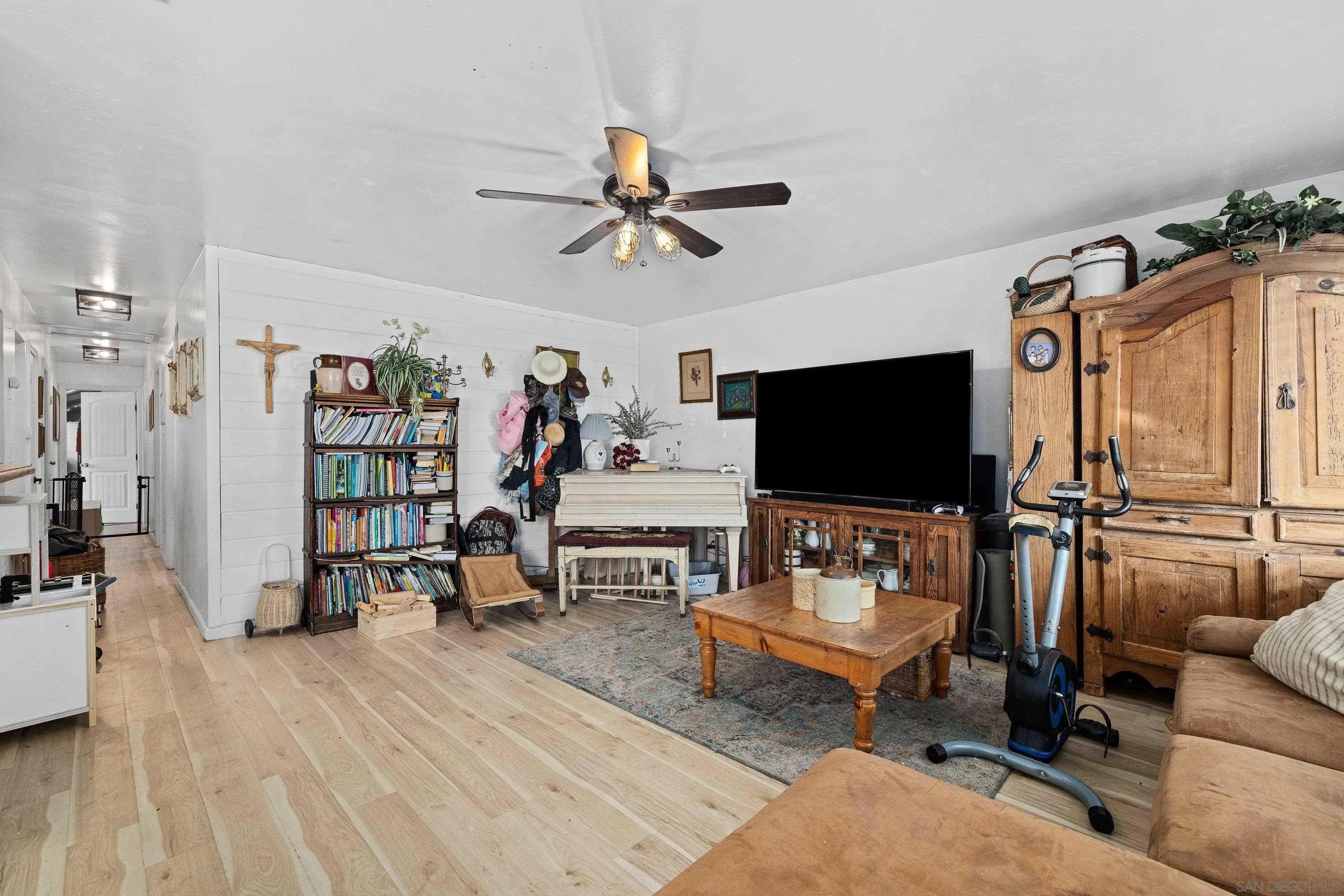 https://cdn.realtyfeed.com/cdn/127/260003119/f92db13403be709334d129948125a820.webp