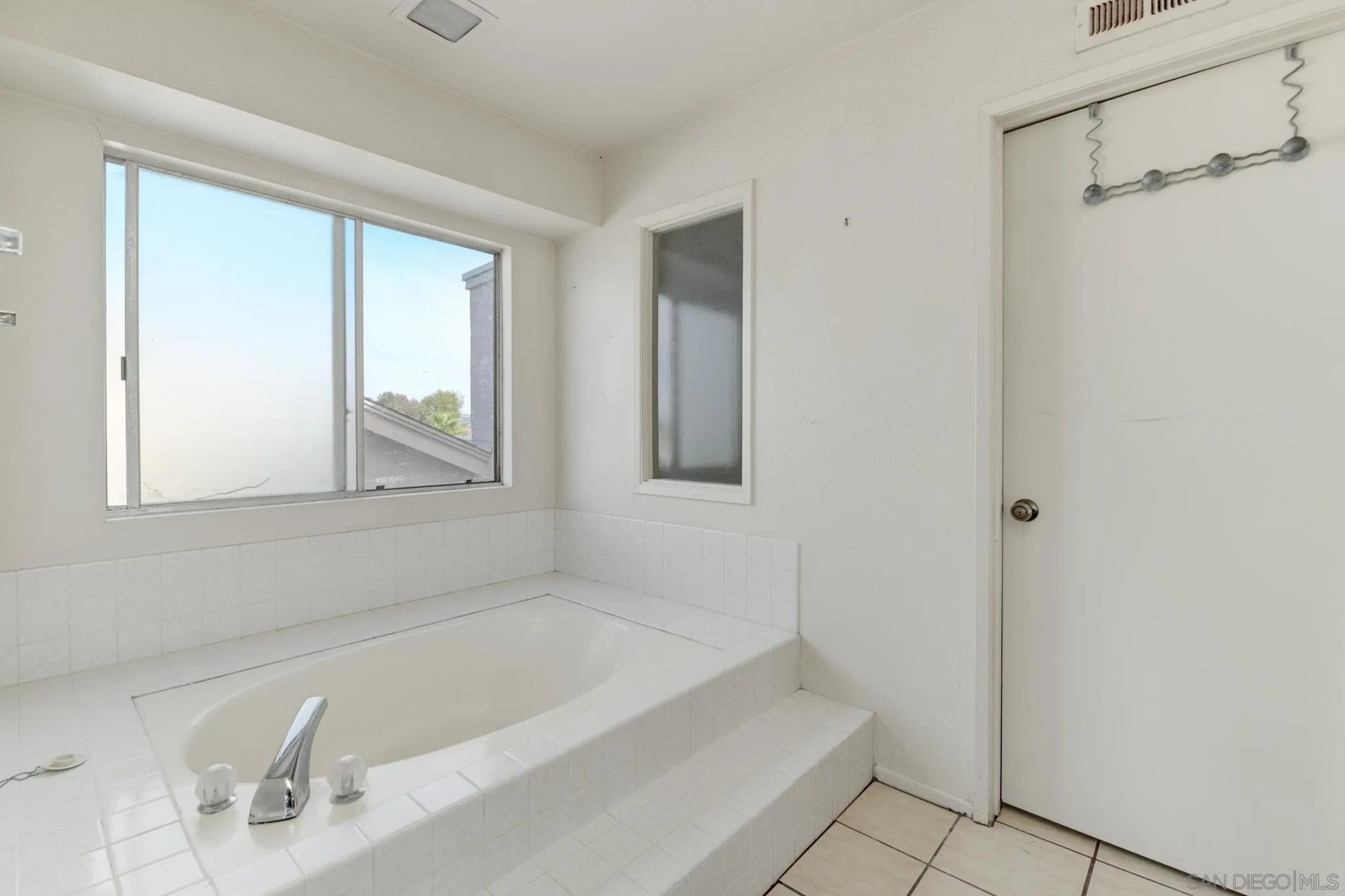 https://cdn.realtyfeed.com/cdn/127/260003120/55287235cfad61c5feae56c6f5b8f16f.webp