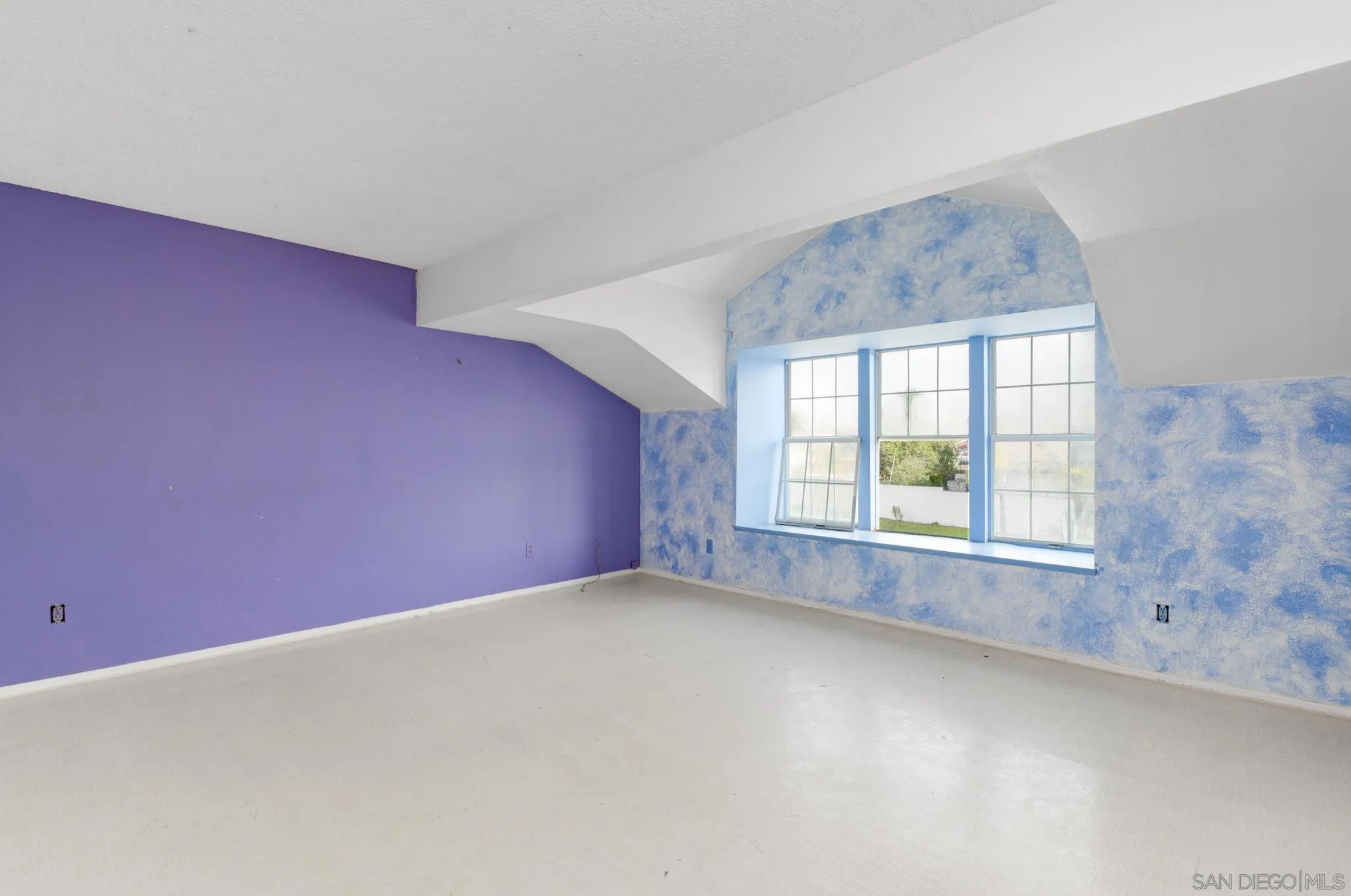 https://cdn.realtyfeed.com/cdn/127/260003120/8508f506c157c4d476f9695d3831058b.webp