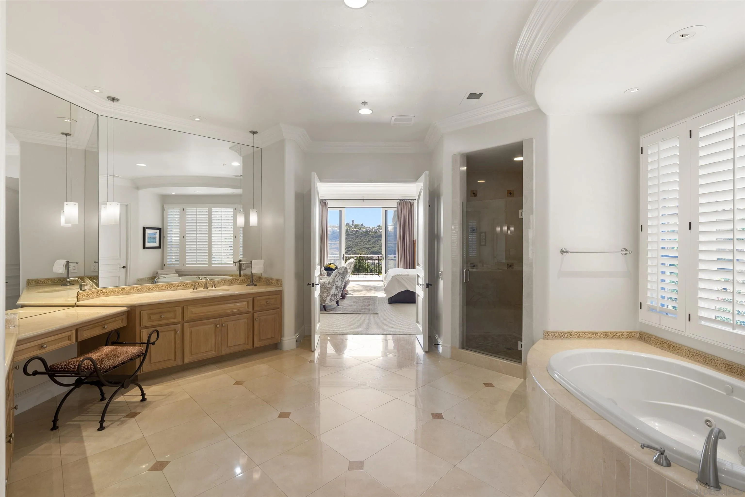 https://cdn.realtyfeed.com/cdn/127/260003131/2a0343898bc957a2096e93f38ba84f9b.webp
