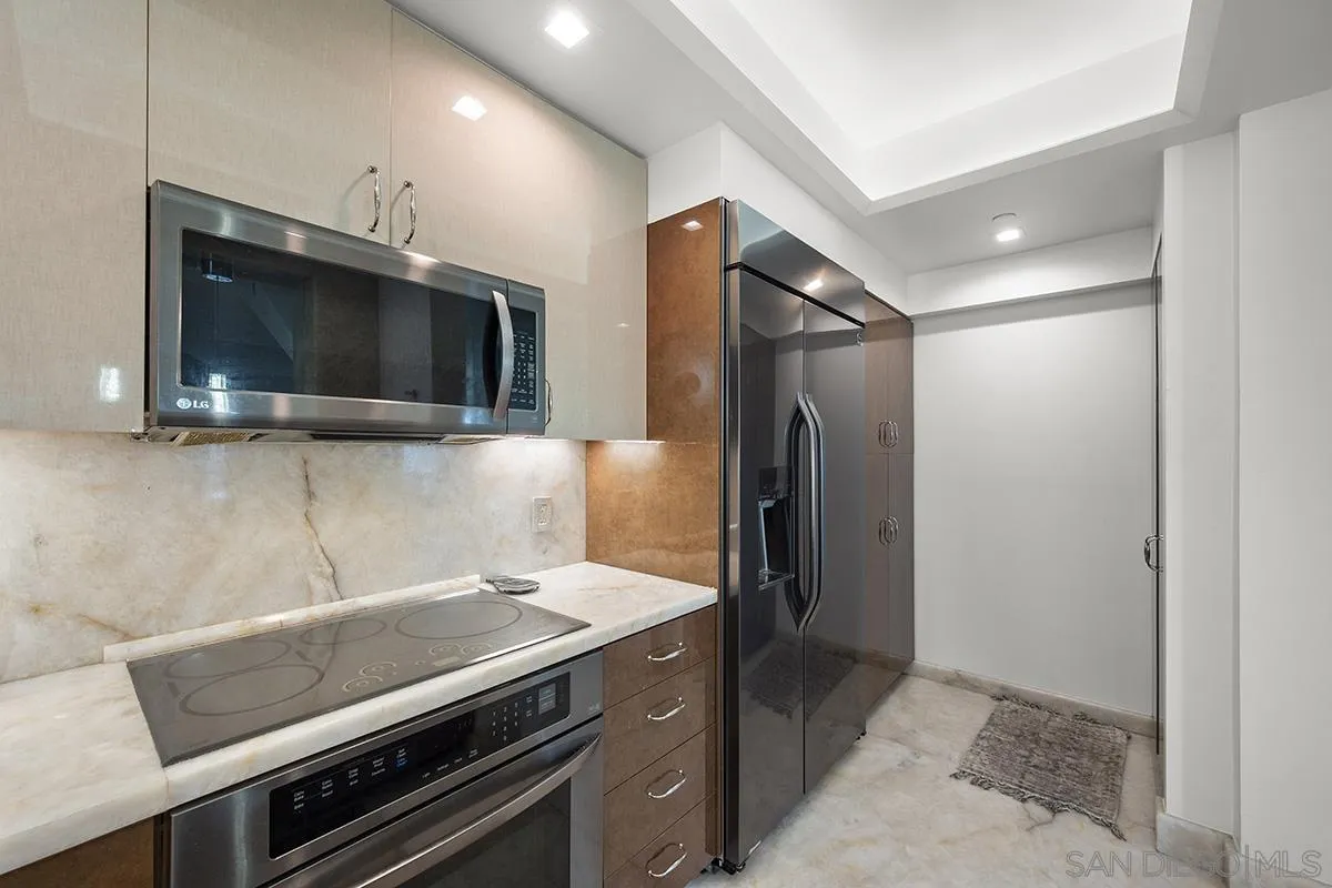 https://cdn.realtyfeed.com/cdn/127/260003138/284f45f529bda228f345ca6c67841654.webp