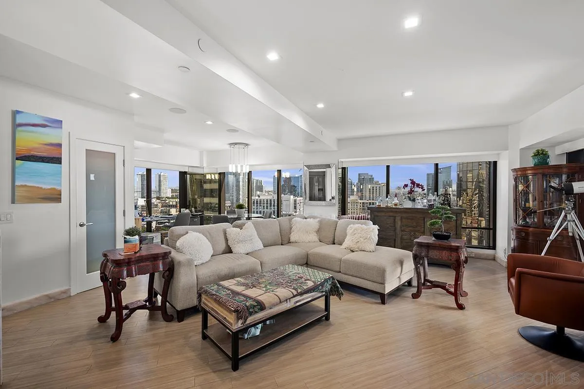 https://cdn.realtyfeed.com/cdn/127/260003138/9d48add9a2b1ab052a428c2c66828930.webp