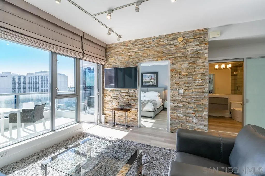 575 6th Ave Unit 707, San Diego, CA 92101