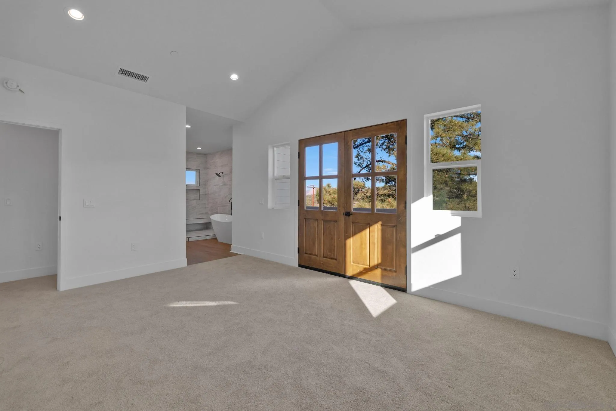 https://cdn.realtyfeed.com/cdn/127/260003146/28c34e7a11cac40aa63e6e0d159b1b2d.webp