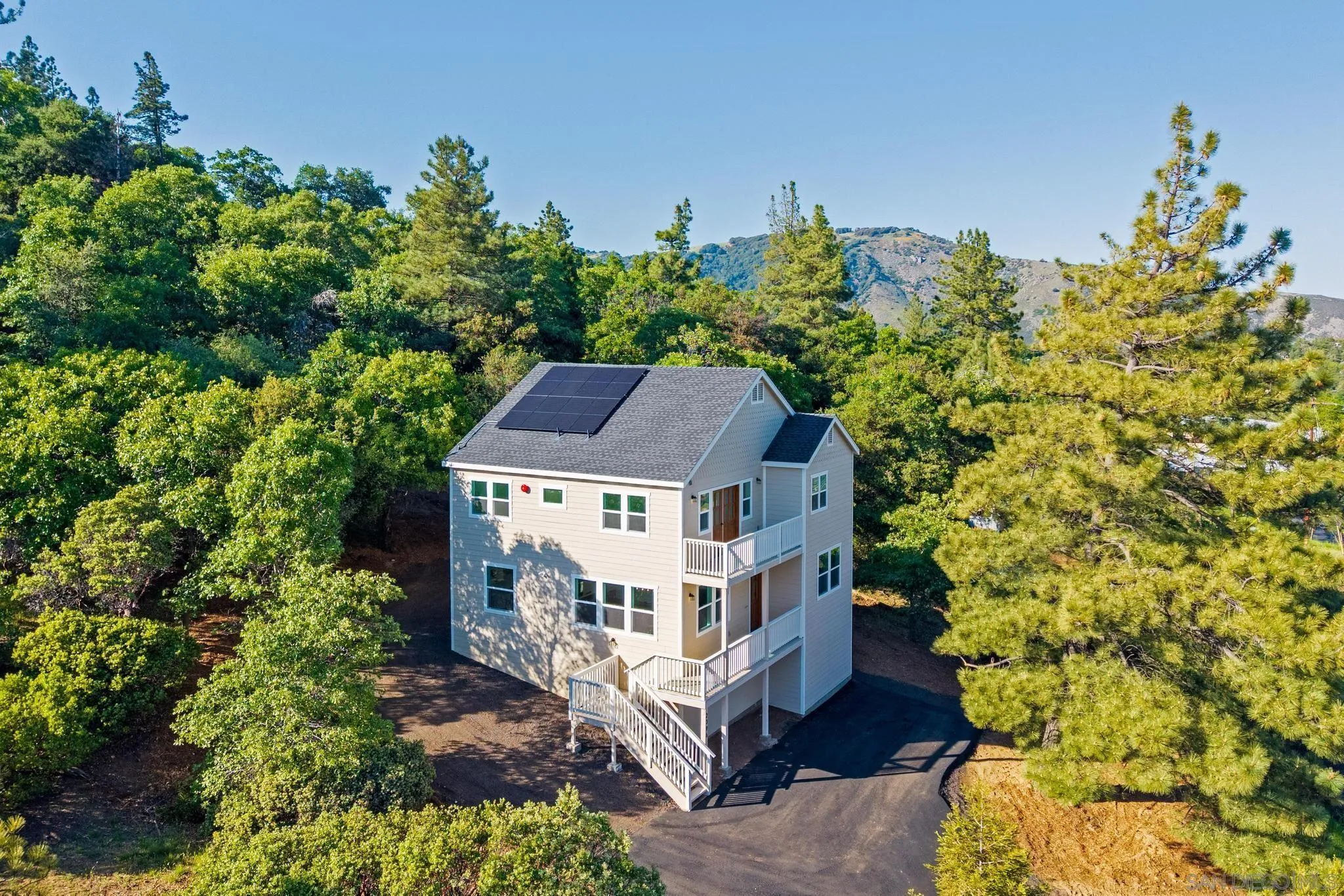 https://cdn.realtyfeed.com/cdn/127/260003146/96e4596406c14cc120b23e19b19258e1.webp