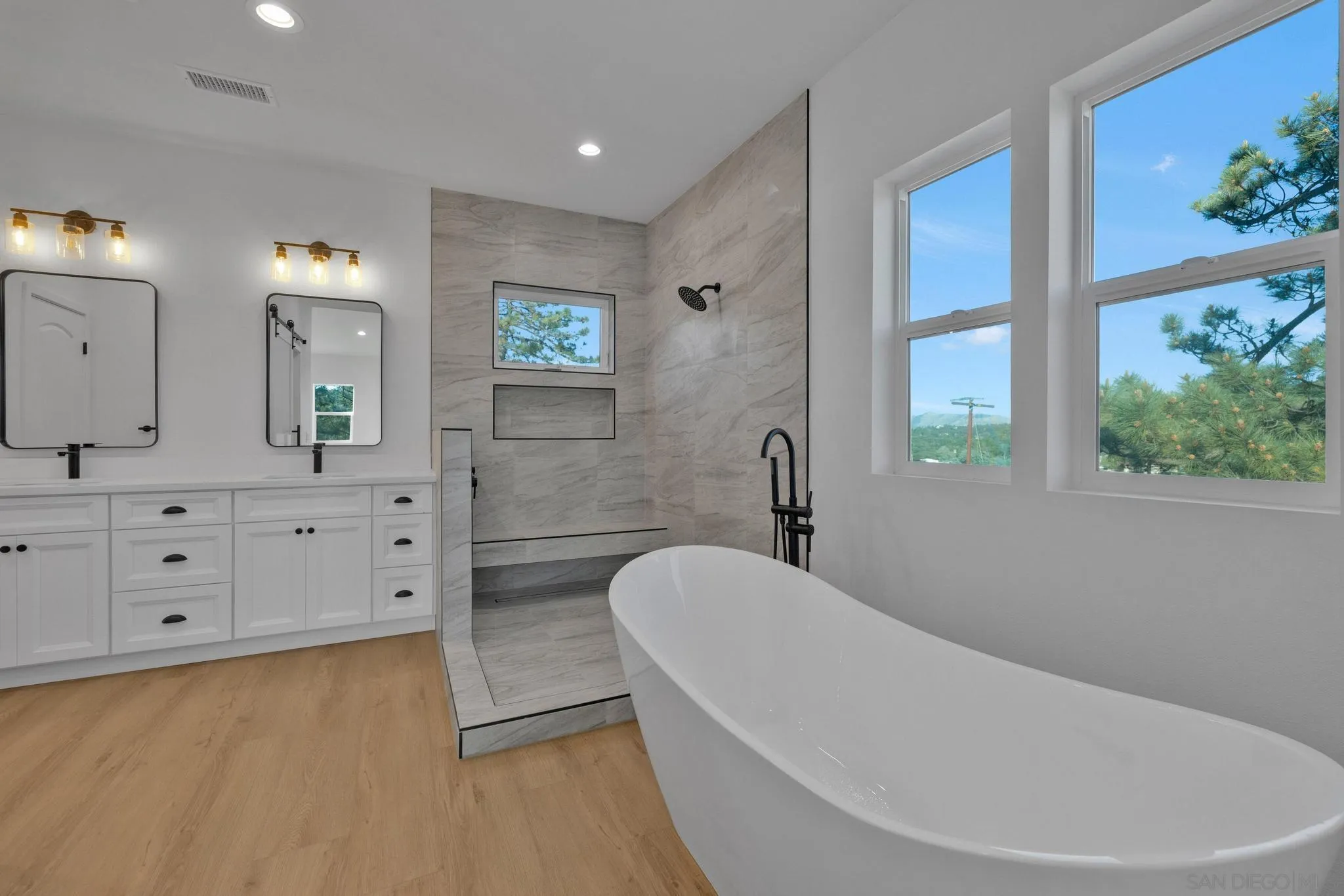 https://cdn.realtyfeed.com/cdn/127/260003146/b4387b19722835e5875742ee0c3069f1.webp