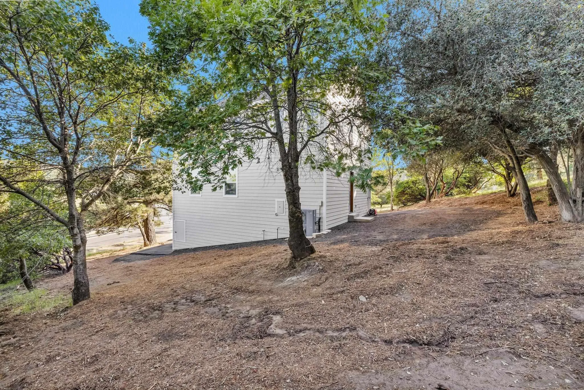 https://cdn.realtyfeed.com/cdn/127/260003146/c6a09867e95b16aca242d1a6fbe7b629.webp