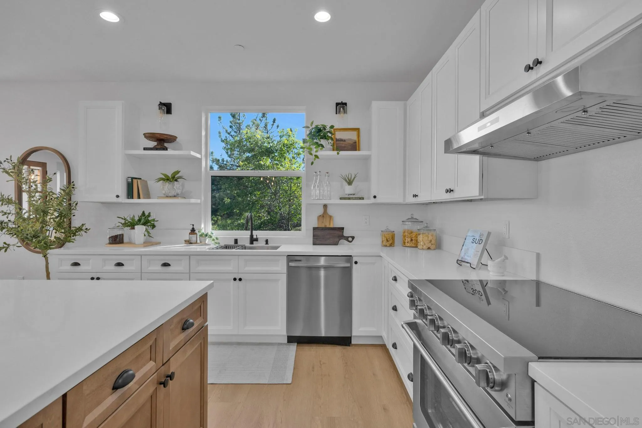 https://cdn.realtyfeed.com/cdn/127/260003146/e7f6a0e14538e965282ef15ba6c8ce82.webp