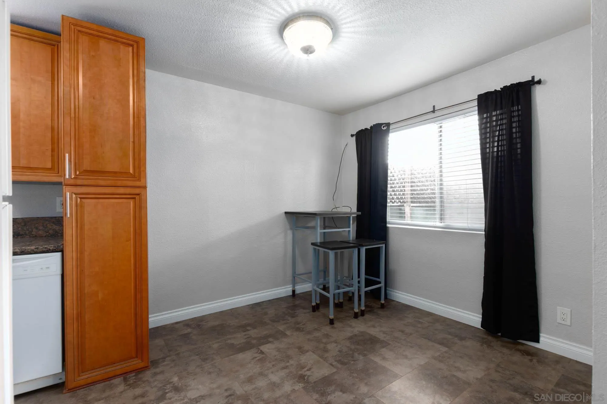 https://cdn.realtyfeed.com/cdn/127/260003154/6bc624add63747a3aad692e95edeaeb1.webp