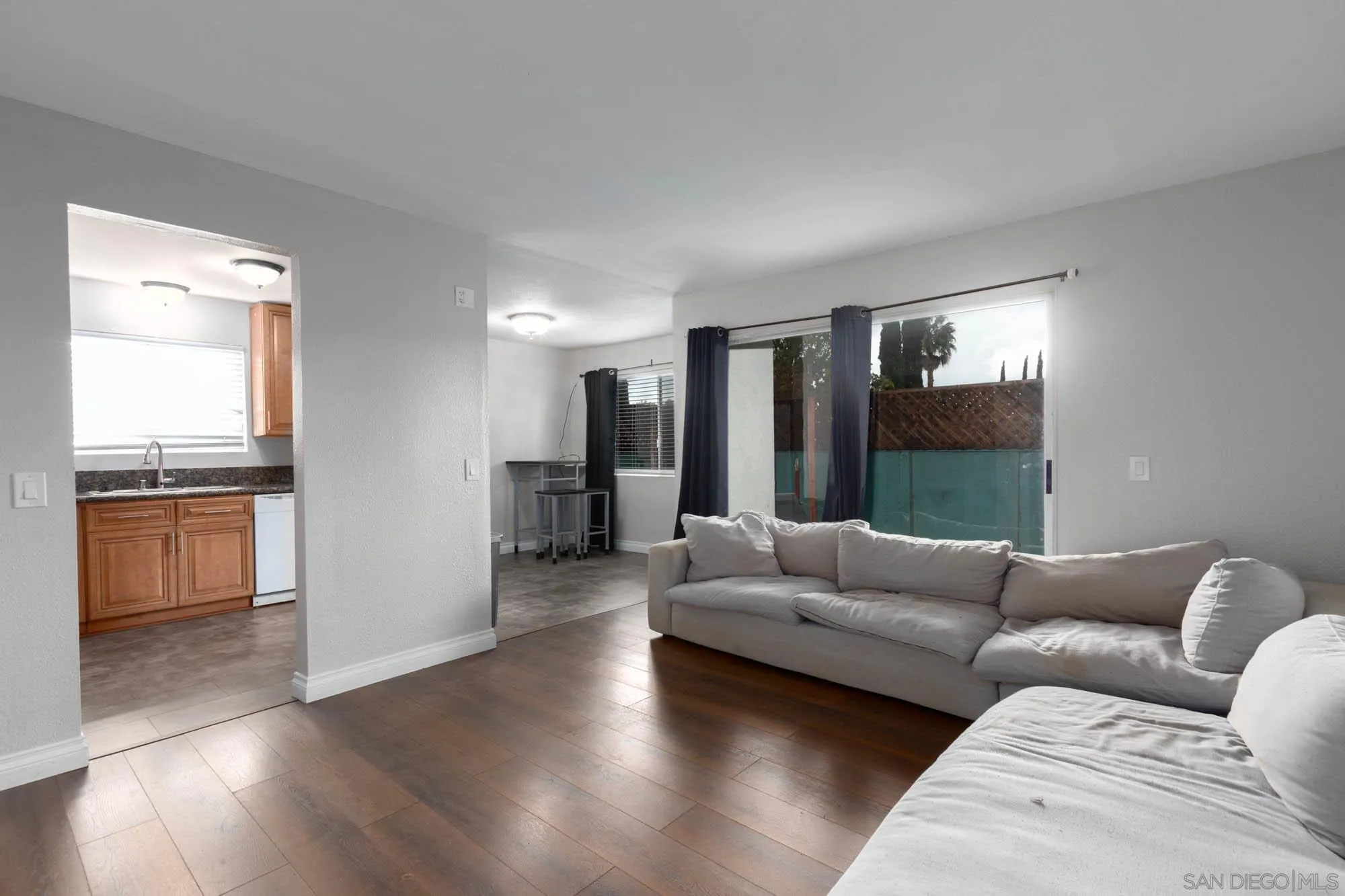 https://cdn.realtyfeed.com/cdn/127/260003154/739ae7b1380ea37a447157c6b55754bc.webp