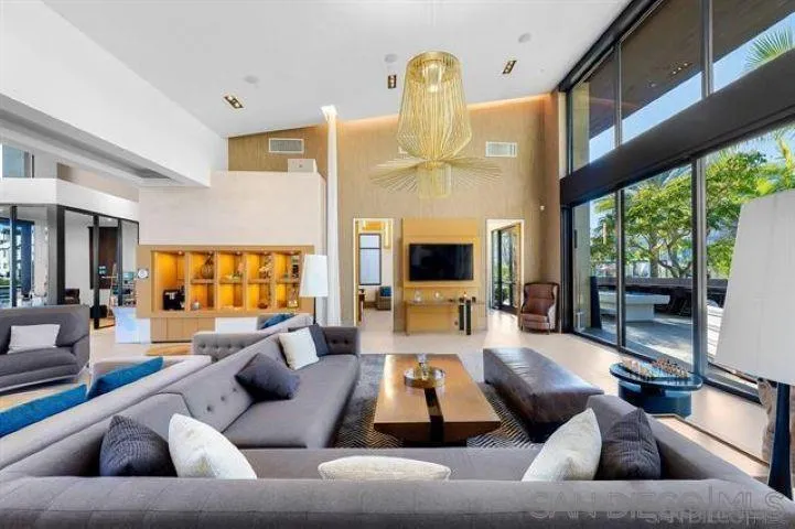 https://cdn.realtyfeed.com/cdn/127/260003159/2d3c62aeae3282a87a1771d19f24e372.webp