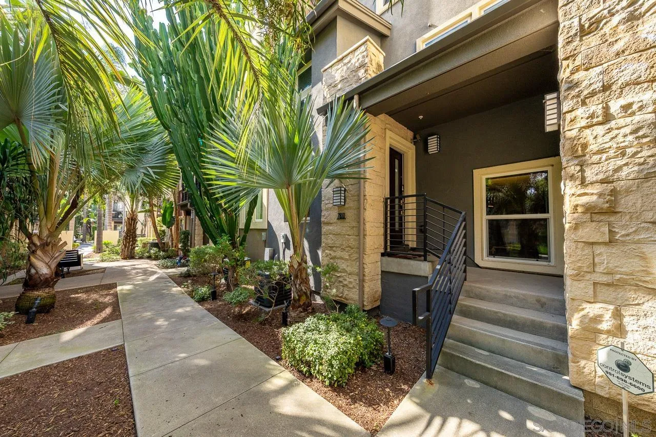 https://cdn.realtyfeed.com/cdn/127/260003159/e4baa876555d215a11560fa5fff02ad4.webp