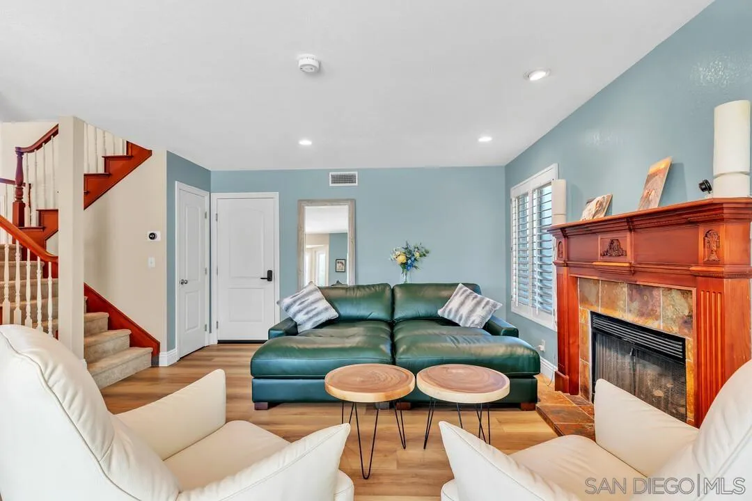 https://cdn.realtyfeed.com/cdn/127/260003165/88576fff9788179e58de539c71f805f0.webp