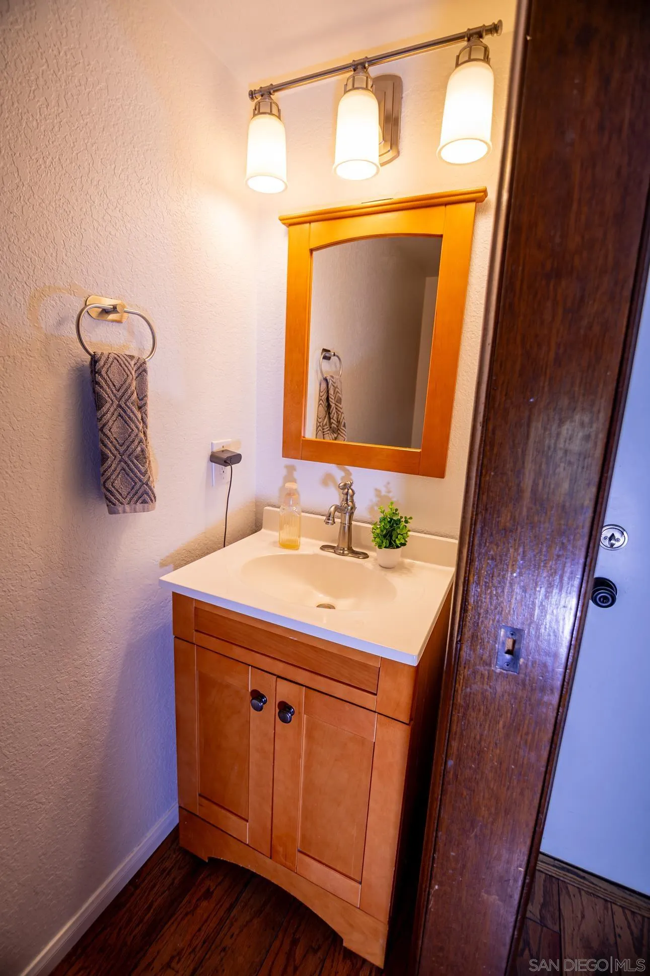 Photo #13: 260003172 Listing: Photo #13