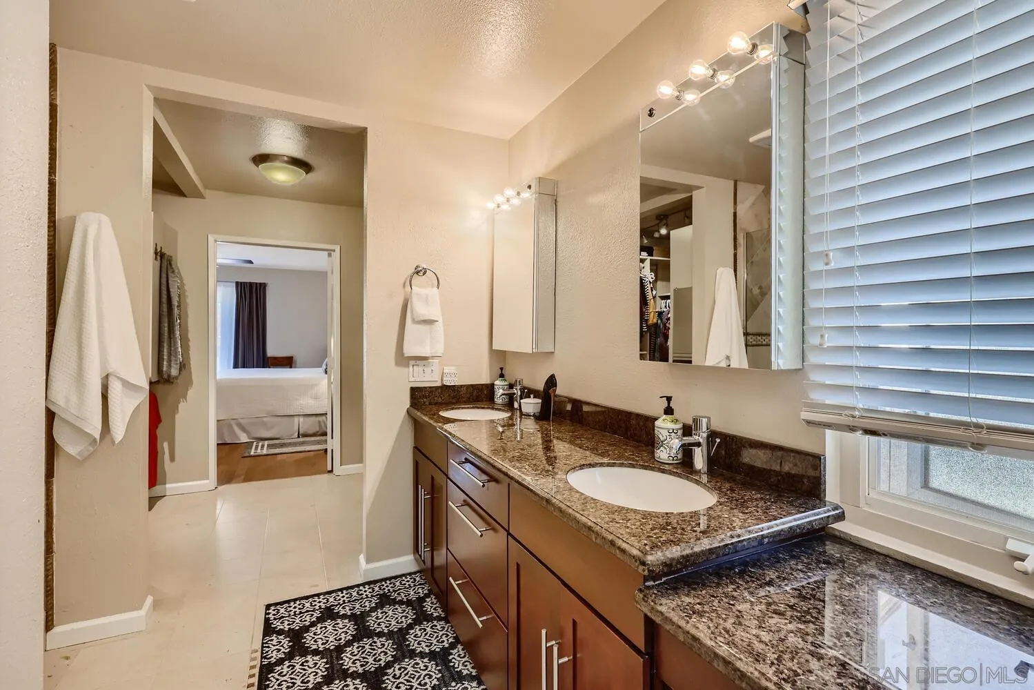 https://cdn.realtyfeed.com/cdn/127/260003186/16832c0ed09a1d0624dbf835a9c01fda.webp