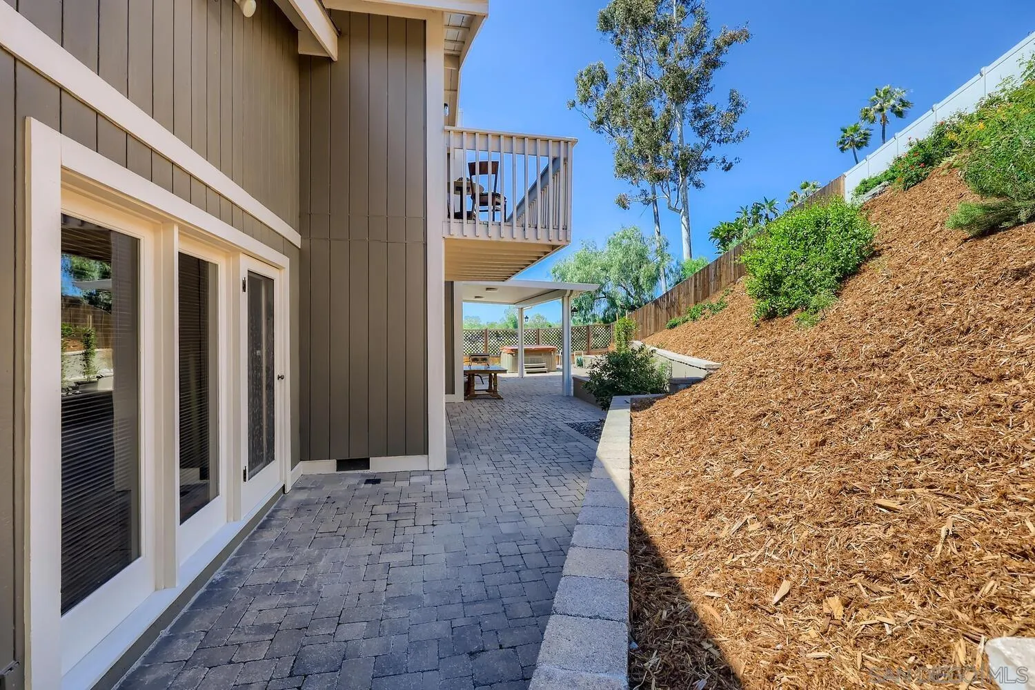 https://cdn.realtyfeed.com/cdn/127/260003186/a323c5d0dc79228343f86b3e5ce4761d.webp