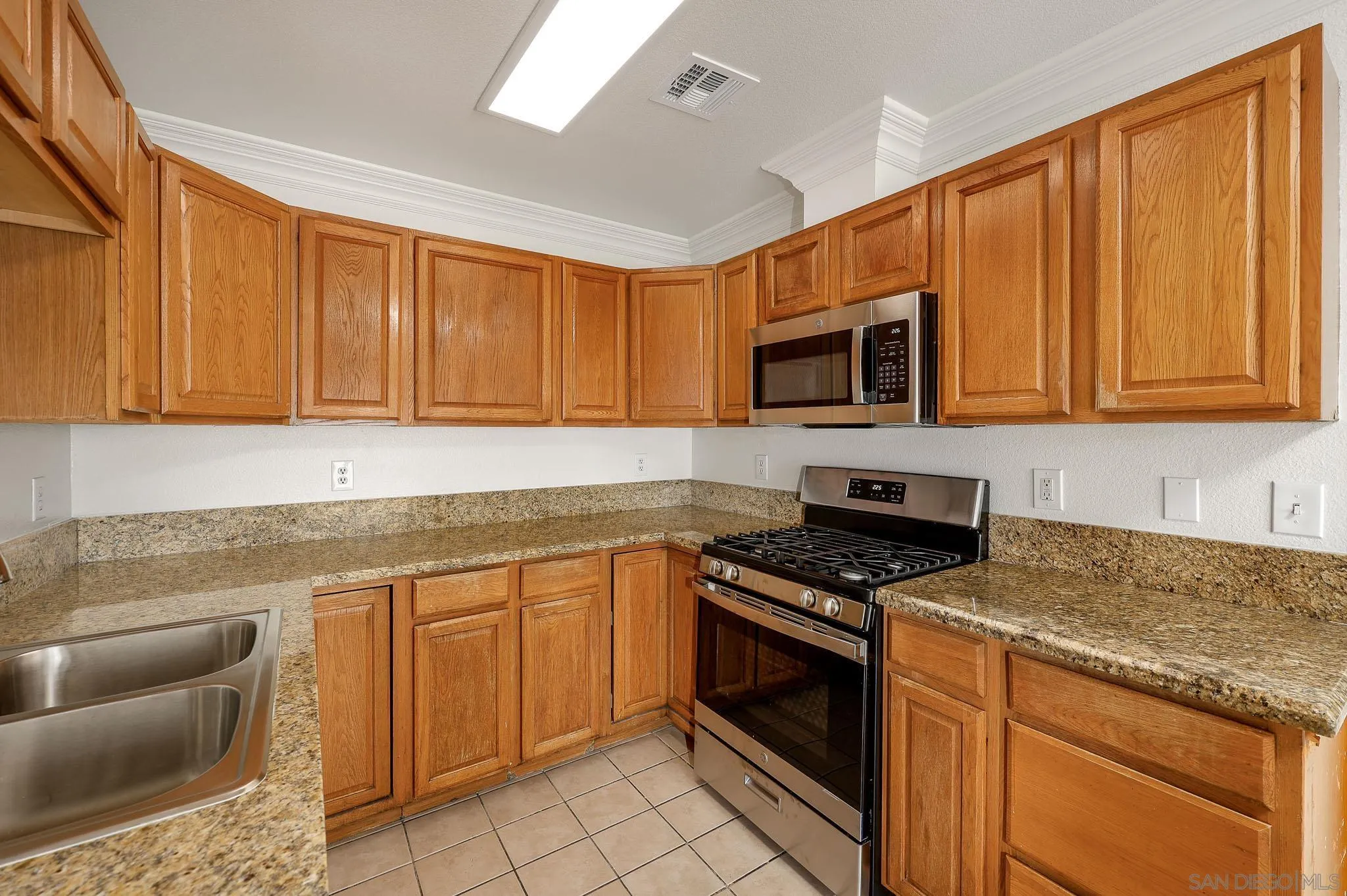 https://cdn.realtyfeed.com/cdn/127/260003188/67c153f59c56e23efc0d10181230e7fe.webp