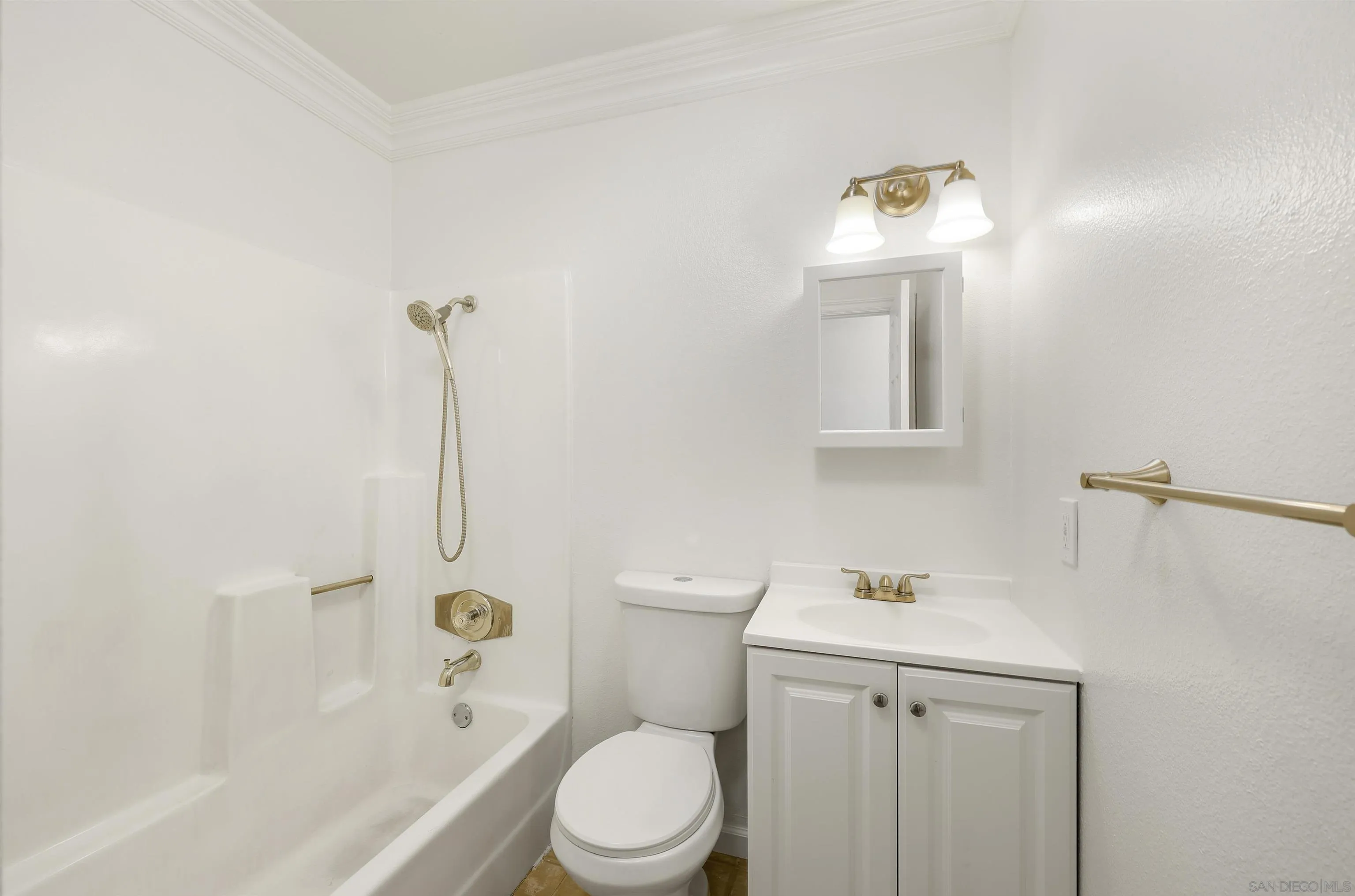 https://cdn.realtyfeed.com/cdn/127/260003188/be264b1d849bc49807e664c432a4f8e2.webp