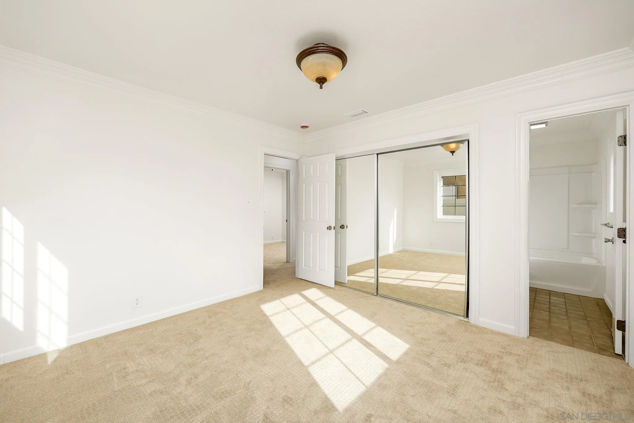 https://cdn.realtyfeed.com/cdn/127/260003188/ef07ffd6648329c83ea122b3d47438a7.webp
