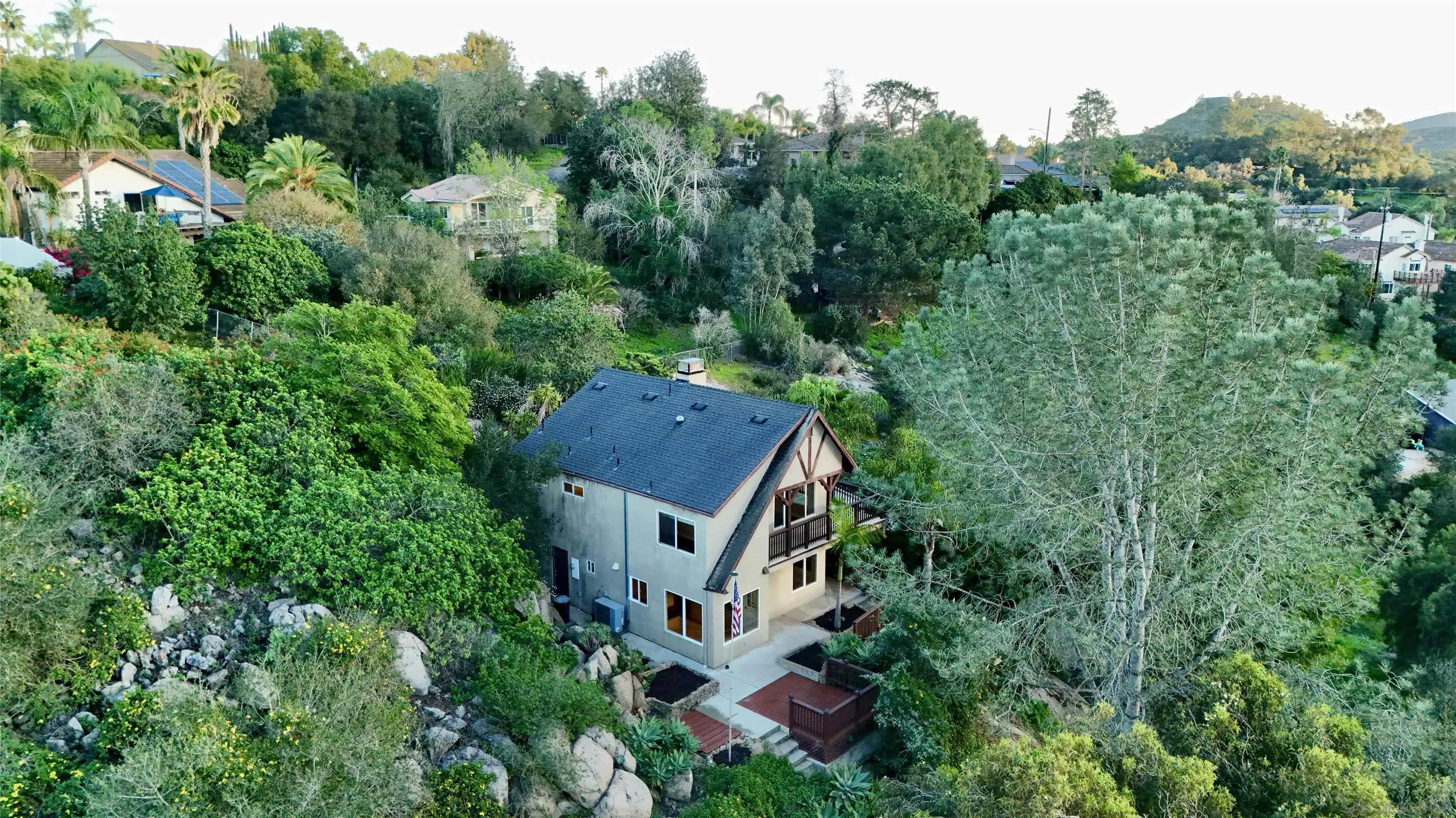 https://cdn.realtyfeed.com/cdn/127/260003191/0998cff6779a0c561b6f8f009e8c2d94.webp