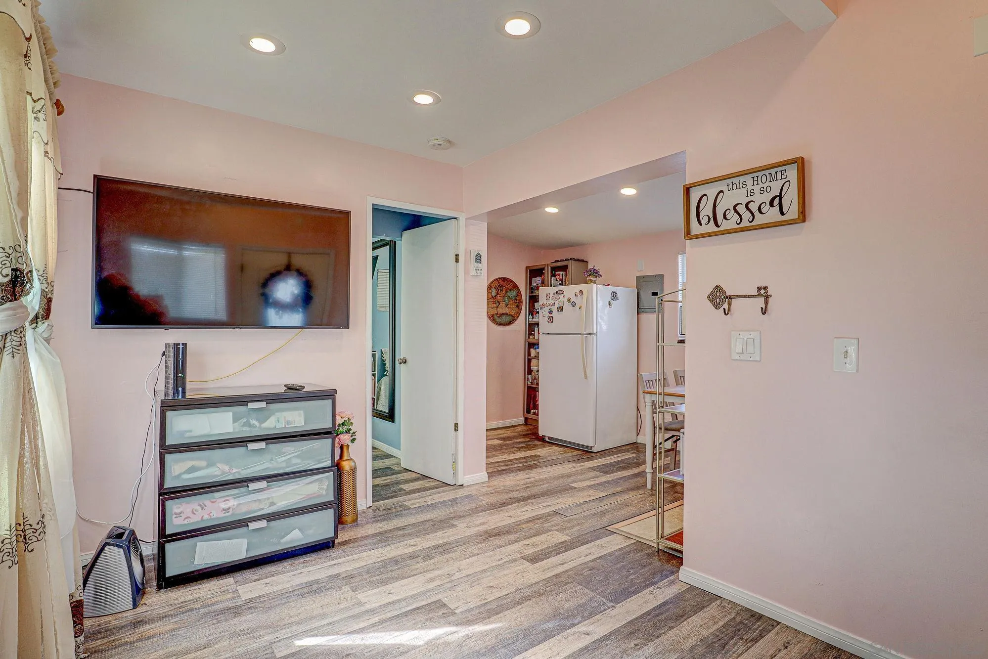 https://cdn.realtyfeed.com/cdn/127/260003198/11c09f8ad4c06a9547238fab5de03189.webp