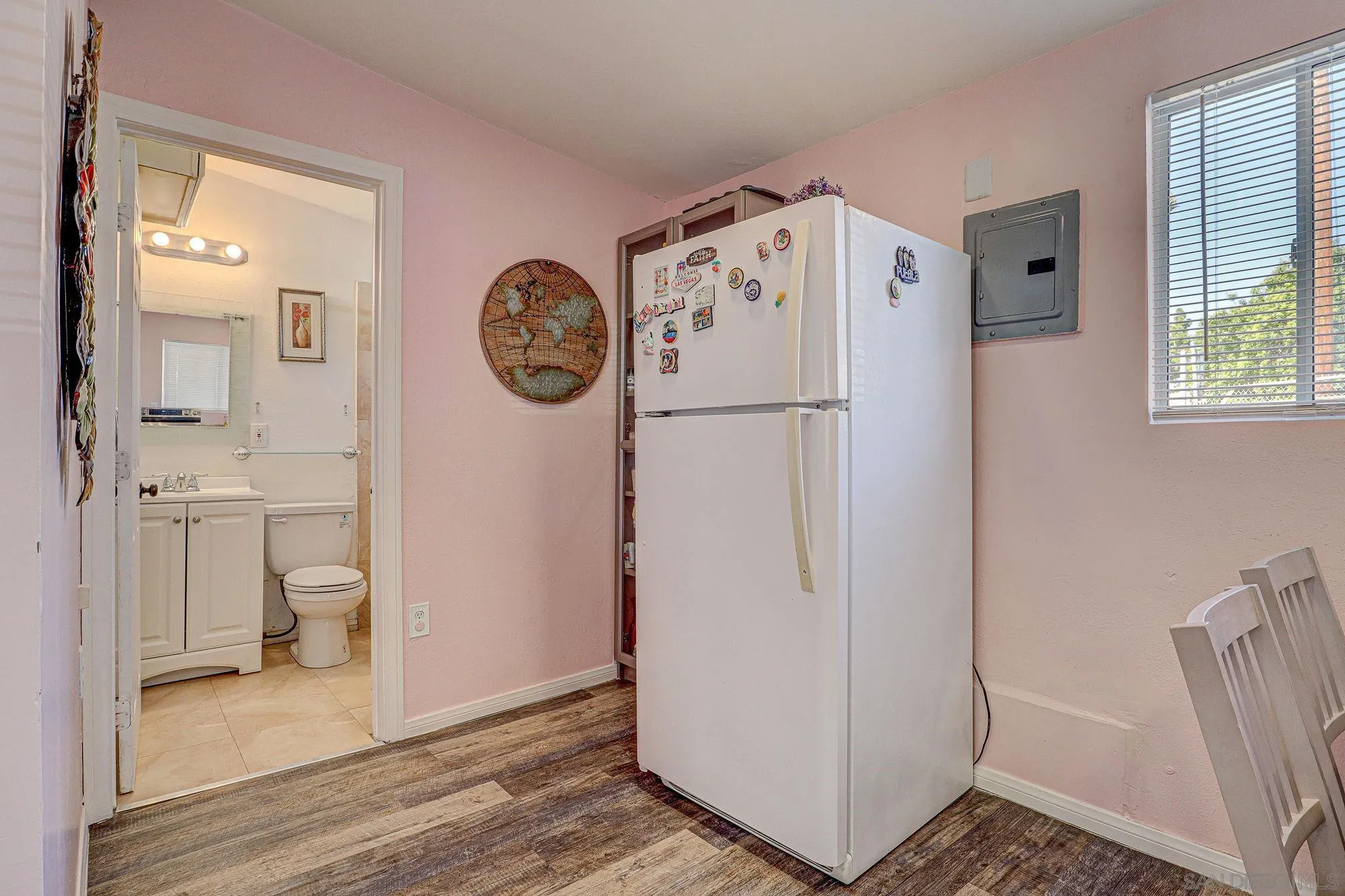https://cdn.realtyfeed.com/cdn/127/260003198/8be18402bb4fb28f107f297a1225e774.webp
