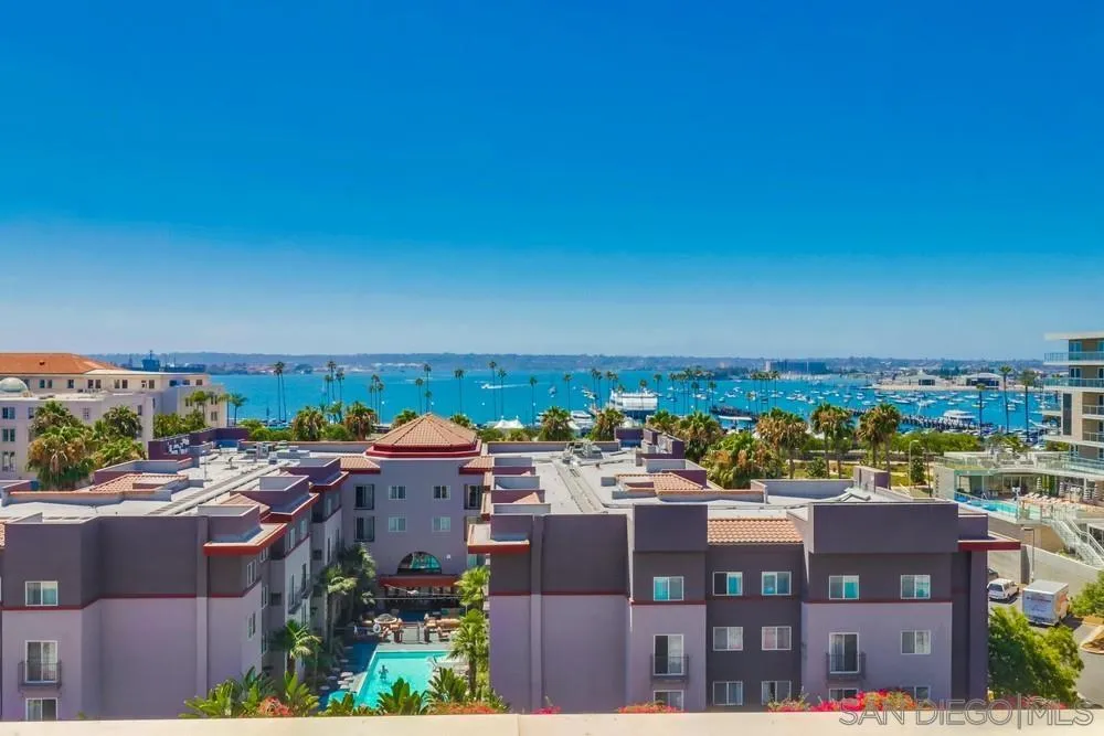 https://cdn.realtyfeed.com/cdn/127/260003206/21ed3f6cc0a1477c7cd42411205ace97.webp