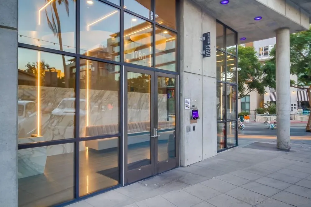 https://cdn.realtyfeed.com/cdn/127/260003206/9426417d9820f5081d0d18c9130fe64a.webp