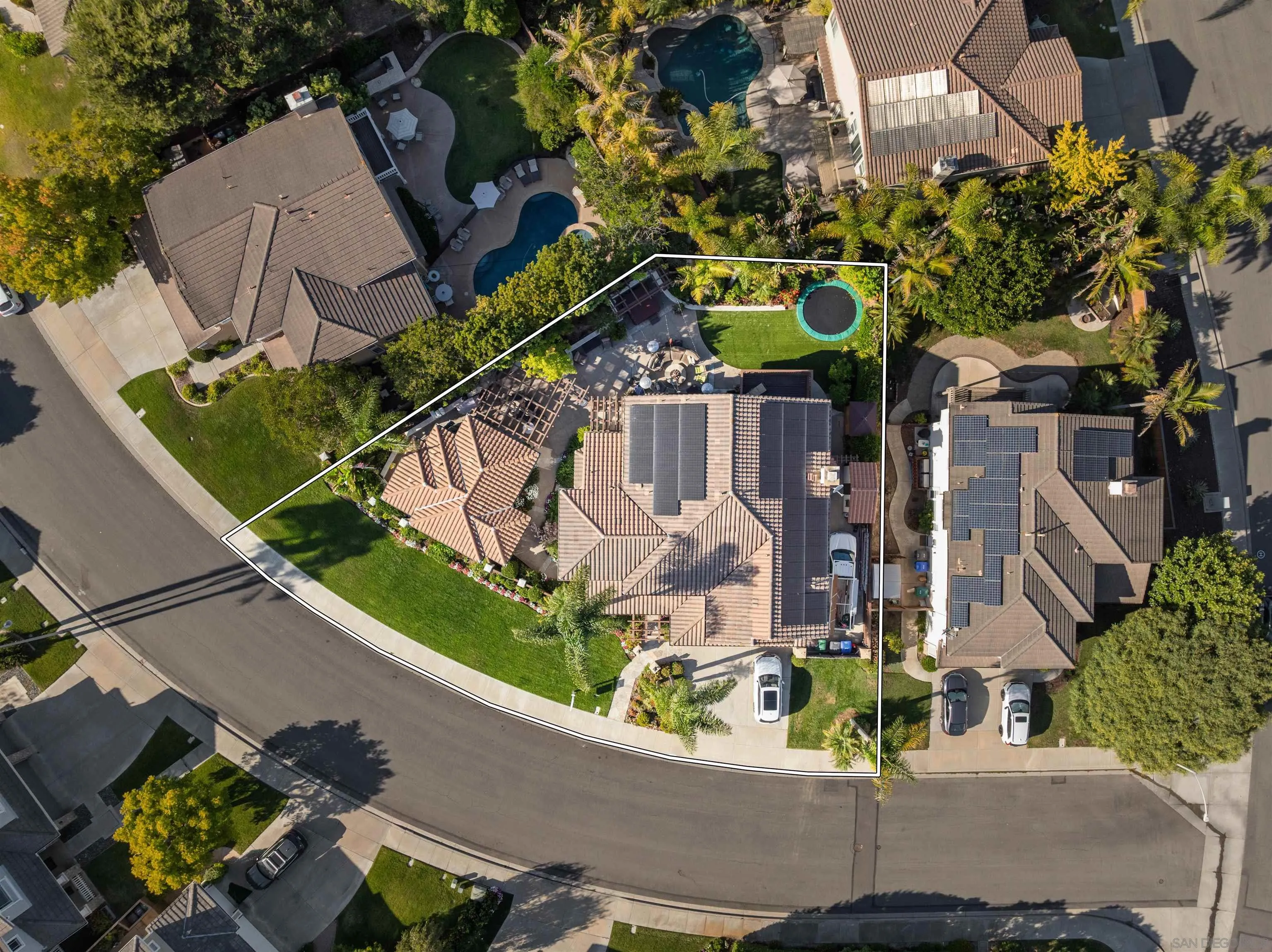 https://cdn.realtyfeed.com/cdn/127/260003208/5b01989a11a39991698a1e4e18e00f98.webp