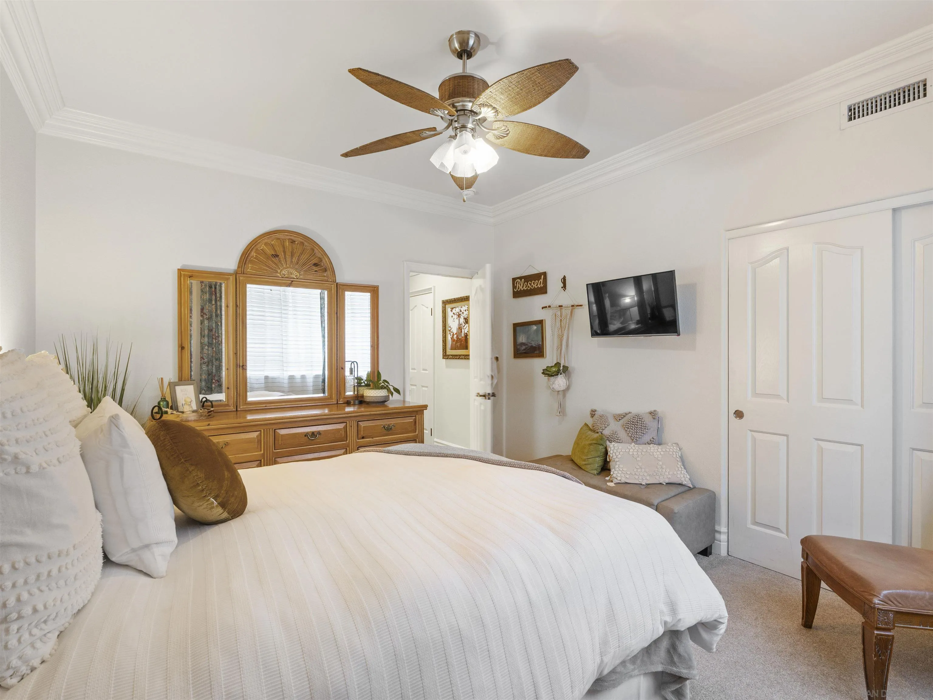 https://cdn.realtyfeed.com/cdn/127/260003208/69e673b2d06982681c814940777b3e09.webp