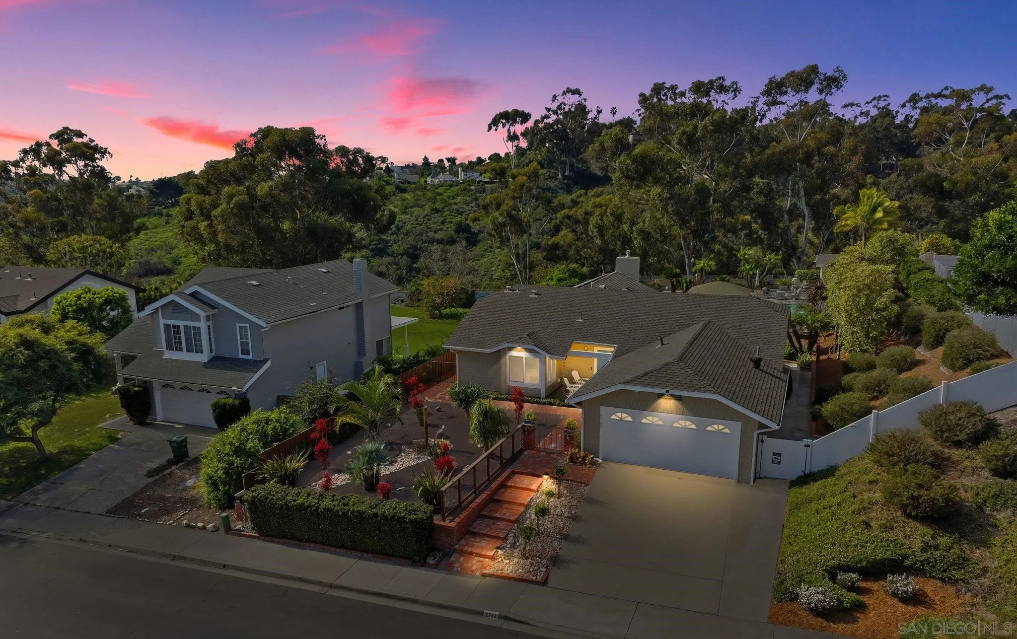 https://cdn.realtyfeed.com/cdn/127/260003210/28801e23f87d3c6825c075e9f66370cc.webp