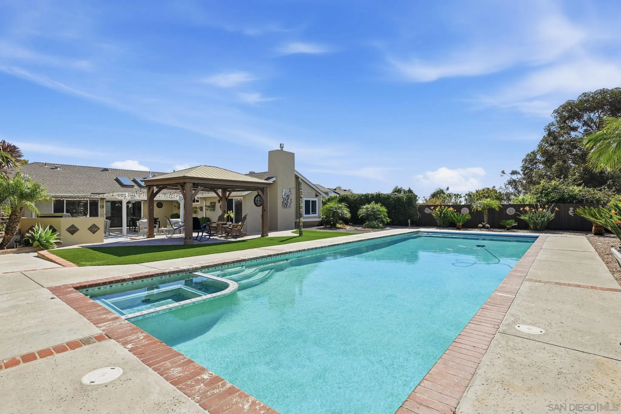 https://cdn.realtyfeed.com/cdn/127/260003210/36f1bfe23218efdfc90a92d93542120c.webp