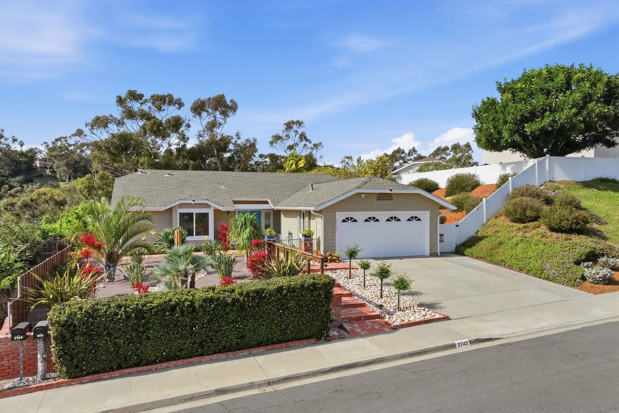 https://cdn.realtyfeed.com/cdn/127/260003210/b26b210e803881fa881d68f7e3085516.webp