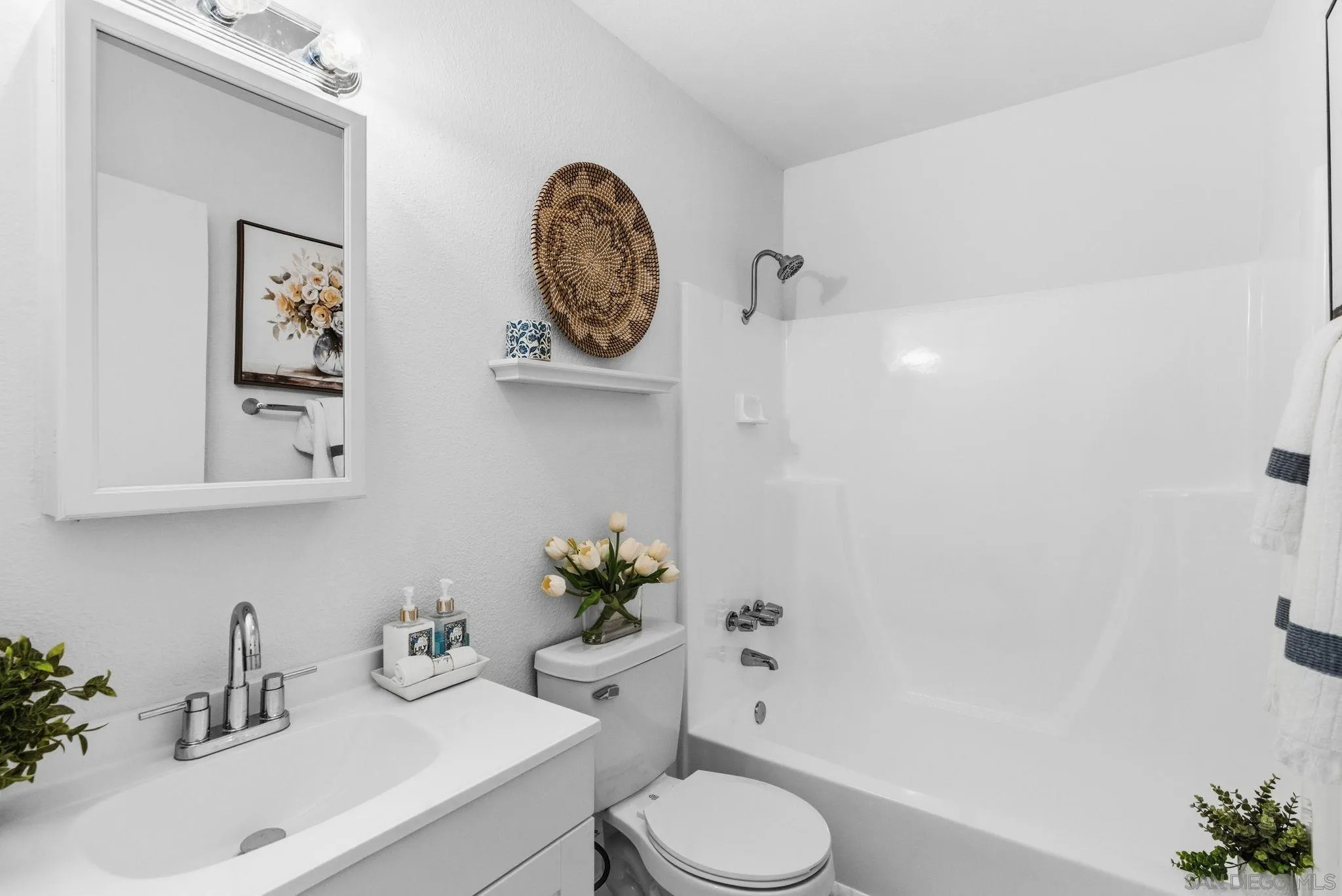 https://cdn.realtyfeed.com/cdn/127/260003214/0b0179c2d375214b0ca736e63f340444.webp