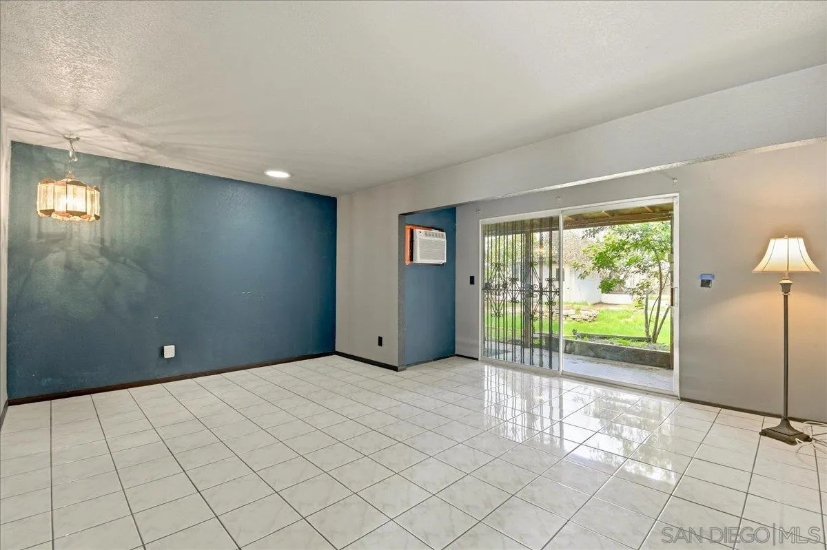 https://cdn.realtyfeed.com/cdn/127/260003219/c6a22a180e3e0a4379e2adea7a5e22e3.webp