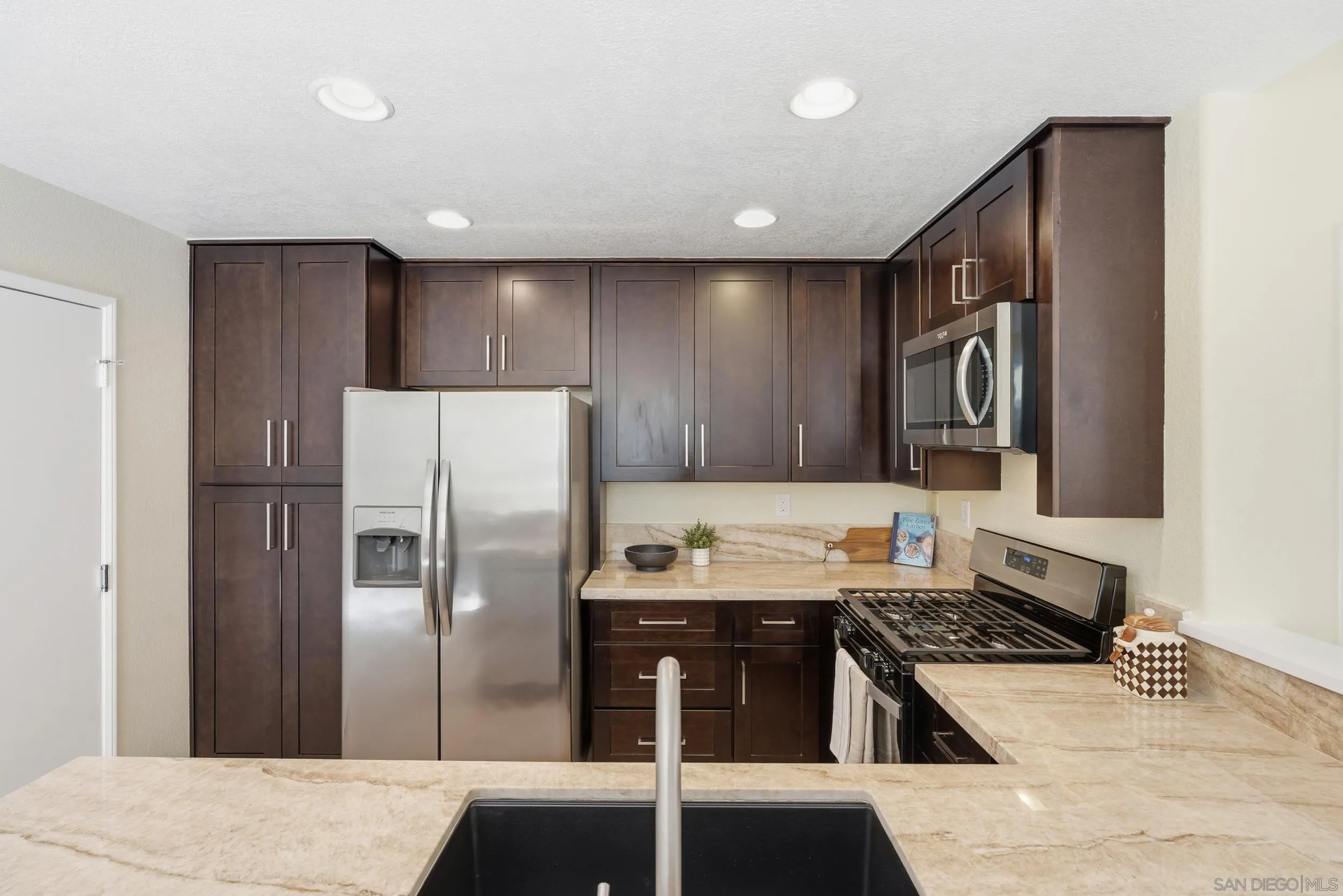 Photo #7: 260003228 Listing: Photo #7