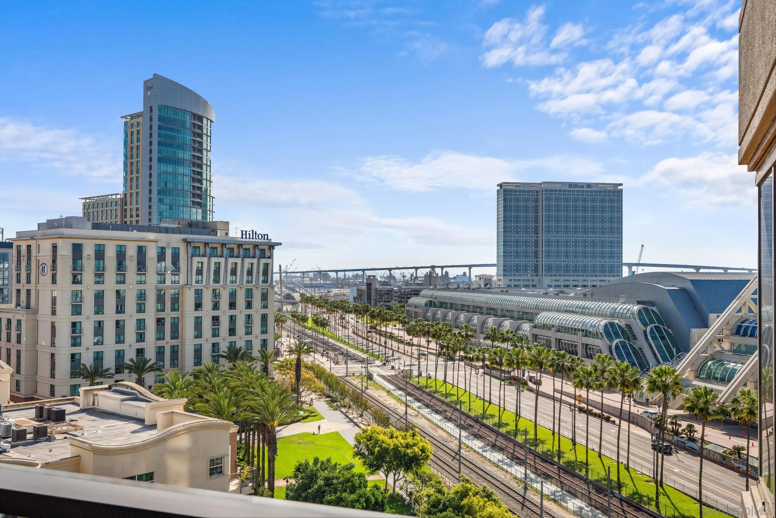 https://cdn.realtyfeed.com/cdn/127/260003230/2a6c17afbbac292b90c58c9ce75d68fc.webp