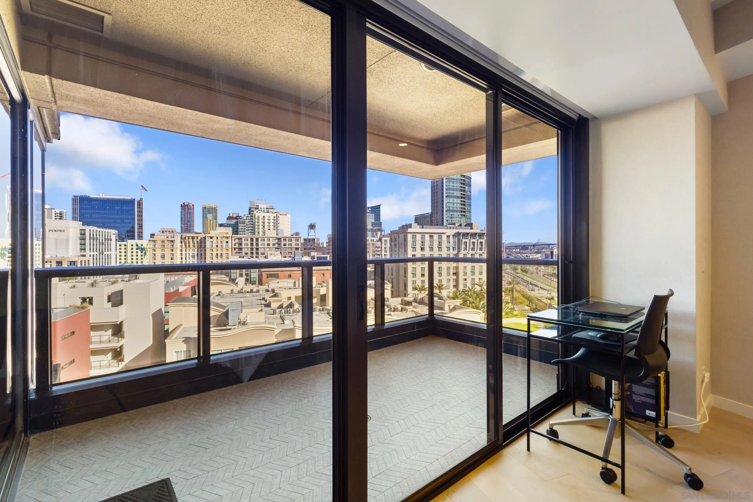 https://cdn.realtyfeed.com/cdn/127/260003230/2b3798fd7662385a22232cd5c33979e8.webp