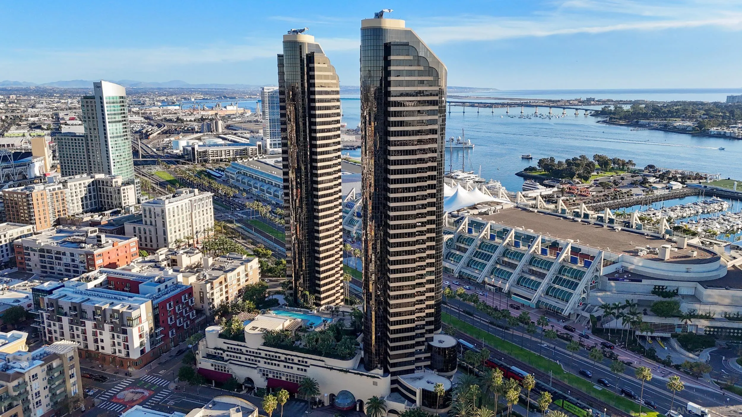 https://cdn.realtyfeed.com/cdn/127/260003230/4e8080b74a6b6cc864aca08b12c9f426.webp