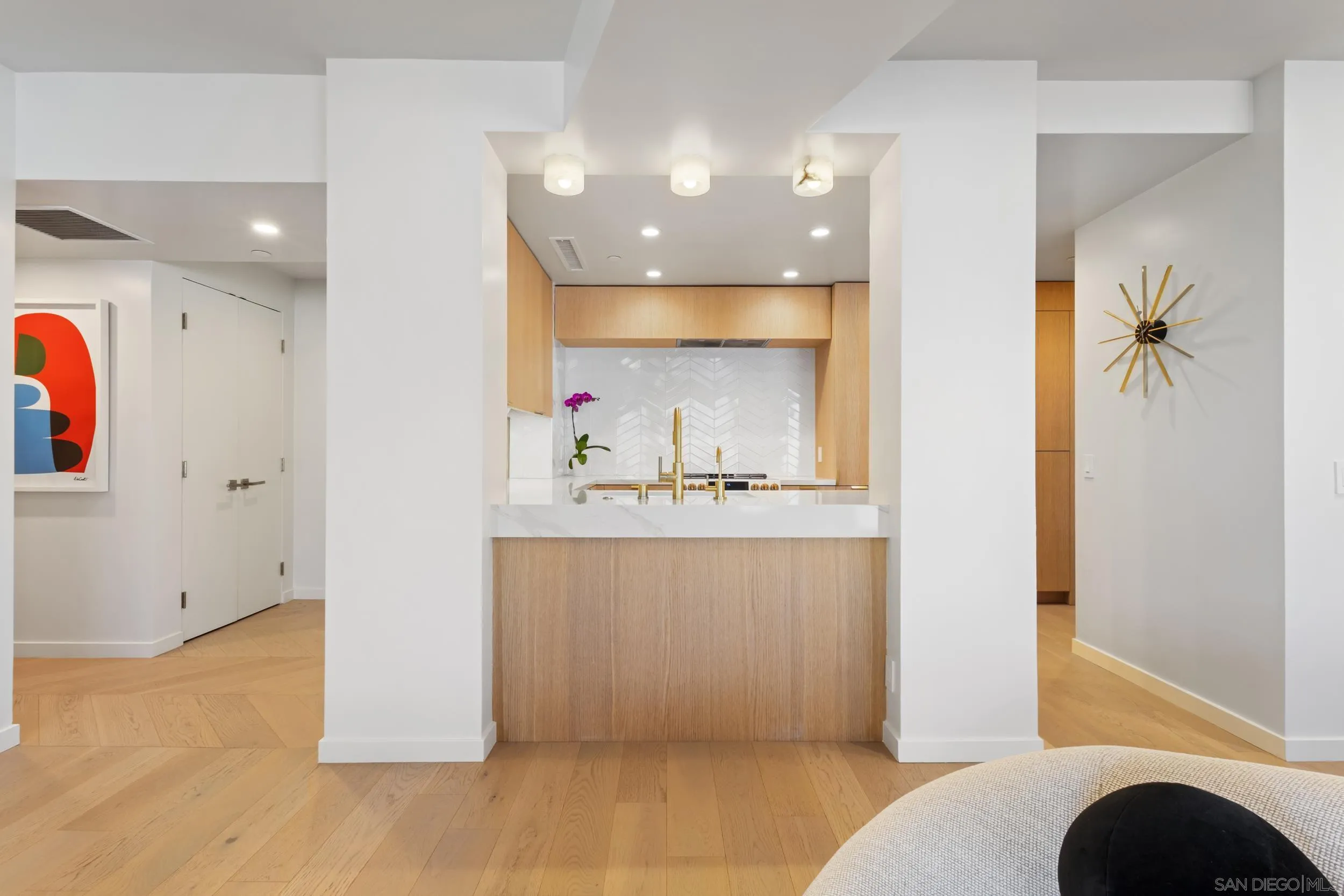 https://cdn.realtyfeed.com/cdn/127/260003230/887ec3906bca435ee6de6e5ccdde4cb7.webp